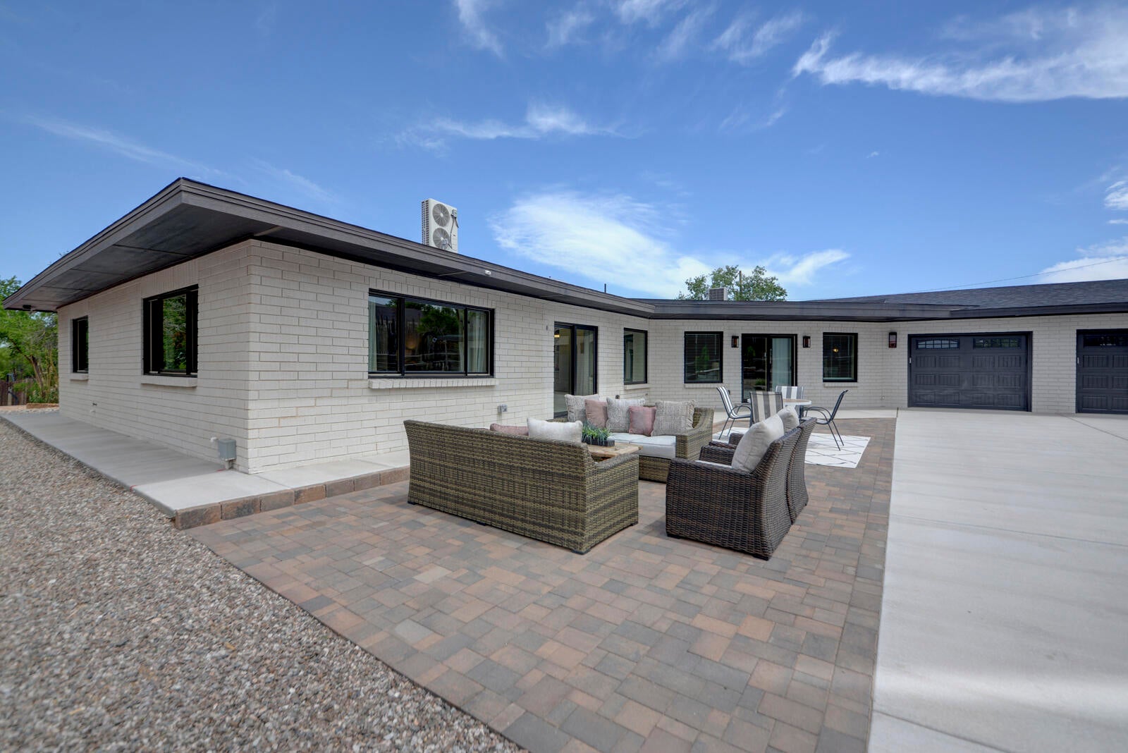 Albuquerque, New Mexico, 87113, United States, 4 Bedrooms Bedrooms, ,3 BathroomsBathrooms,Residential,Active,1824505