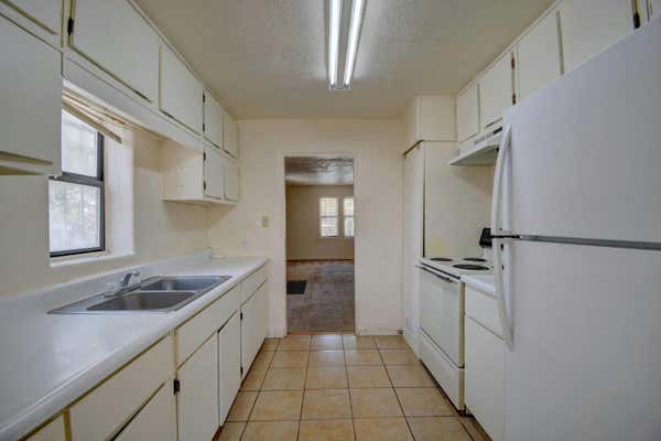 224 MONTANO RD NW, ALBUQUERQUE, NM 87107, photo 3 of 20