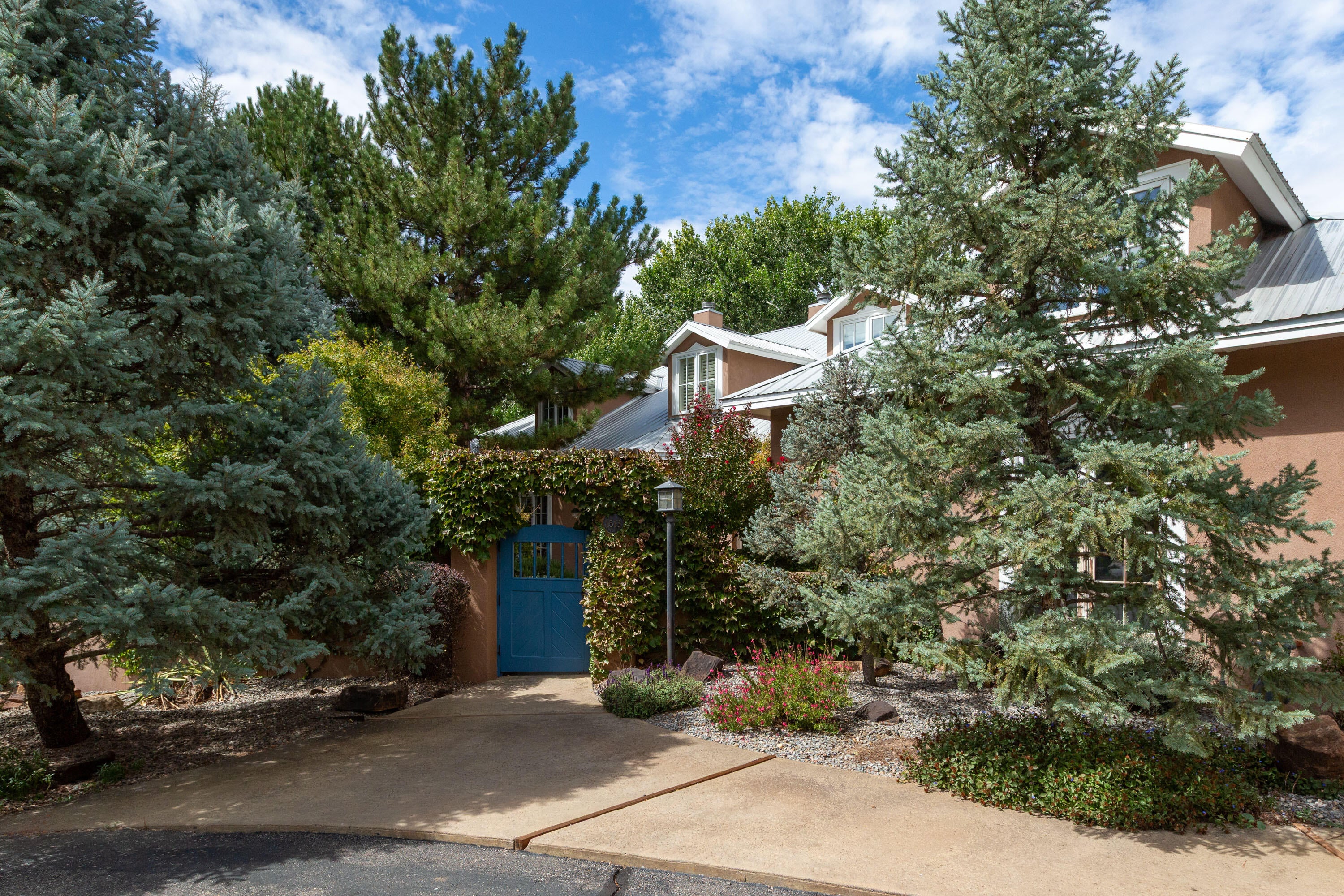 Los Ranchos, New Mexico, 87107, United States, 5 Bedrooms Bedrooms, ,5 BathroomsBathrooms,Residential,Active,1954307