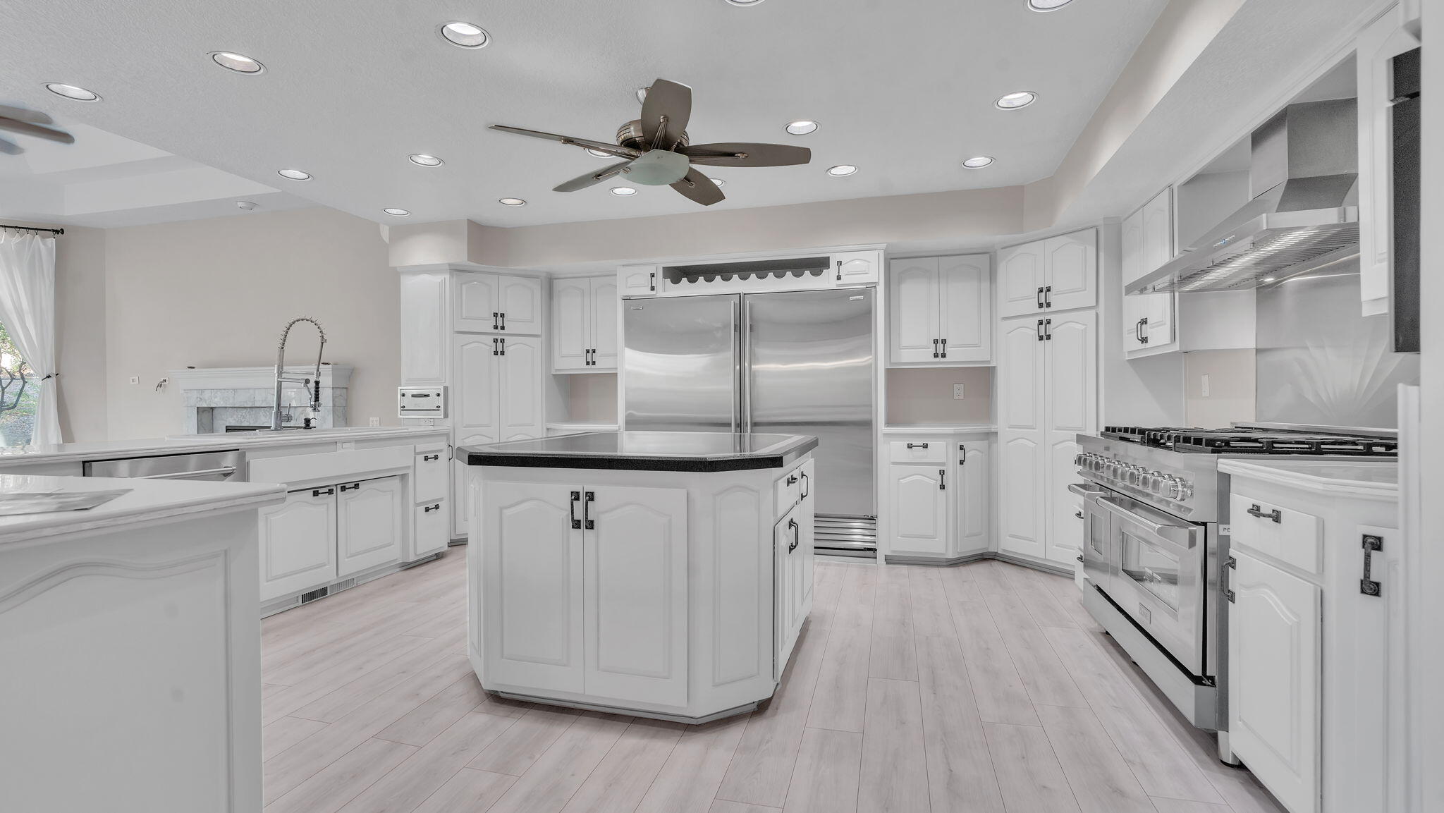 Albuquerque, New Mexico, 87111, United States, 4 Bedrooms Bedrooms, ,3 BathroomsBathrooms,Residential,Active,1965790