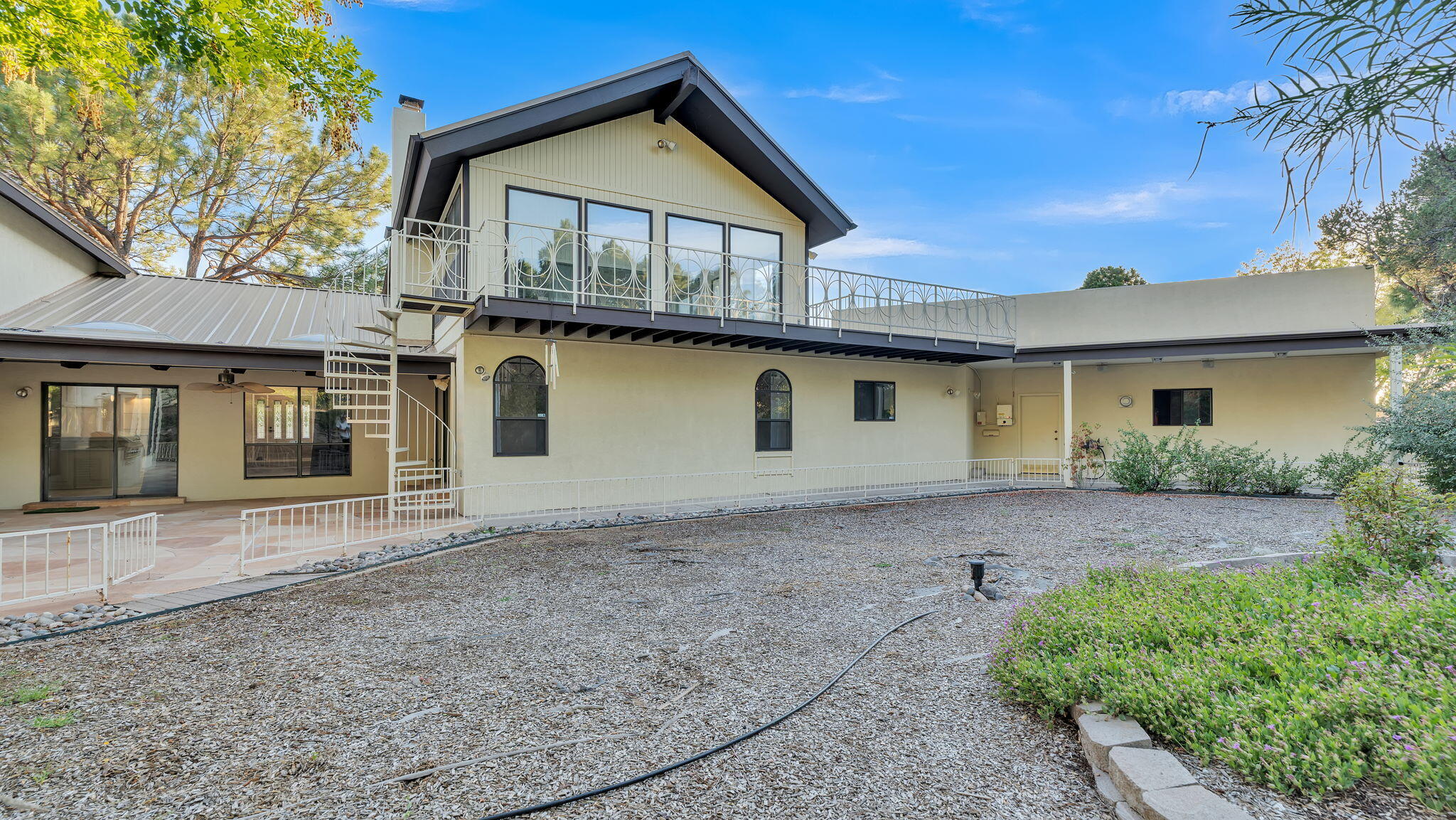 Albuquerque, New Mexico, 87111, United States, 4 Bedrooms Bedrooms, ,3 BathroomsBathrooms,Residential,Active,1965790