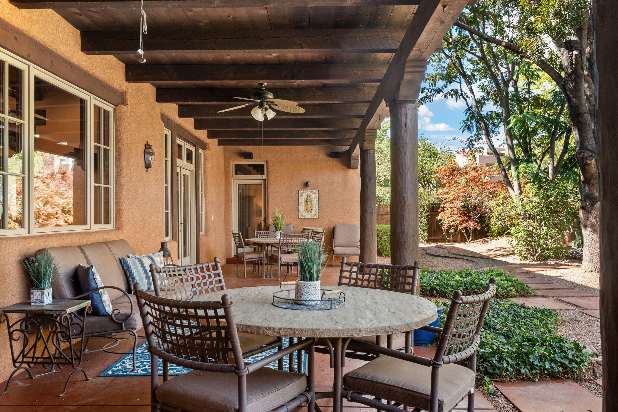 Los Ranchos, New Mexico, 87107, United States, 4 Bedrooms Bedrooms, ,6 BathroomsBathrooms,Residential,Active,1965830