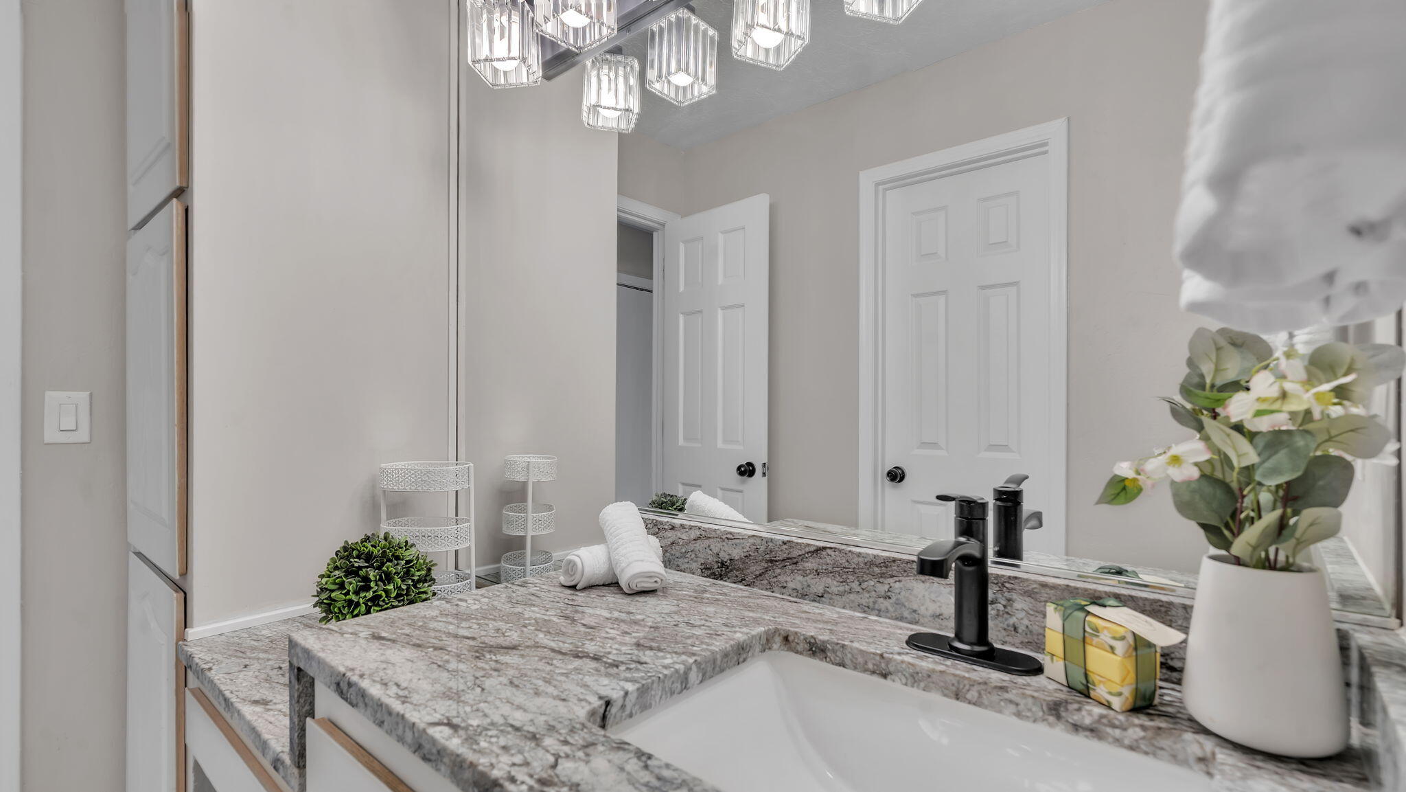 Albuquerque, New Mexico, 87111, United States, 4 Bedrooms Bedrooms, ,3 BathroomsBathrooms,Residential,Active,1965790