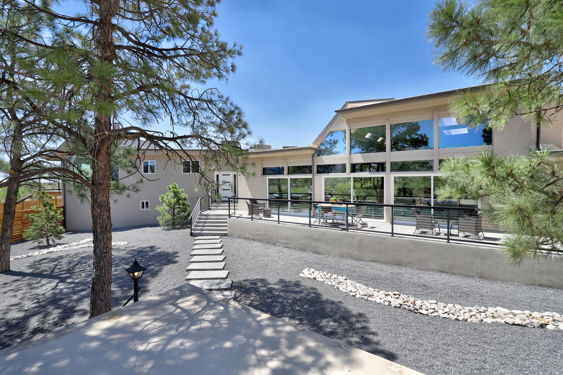 Santa Fe, New Mexico, 87507, United States, ,4 BathroomsBathrooms,Residential,Active,1780385