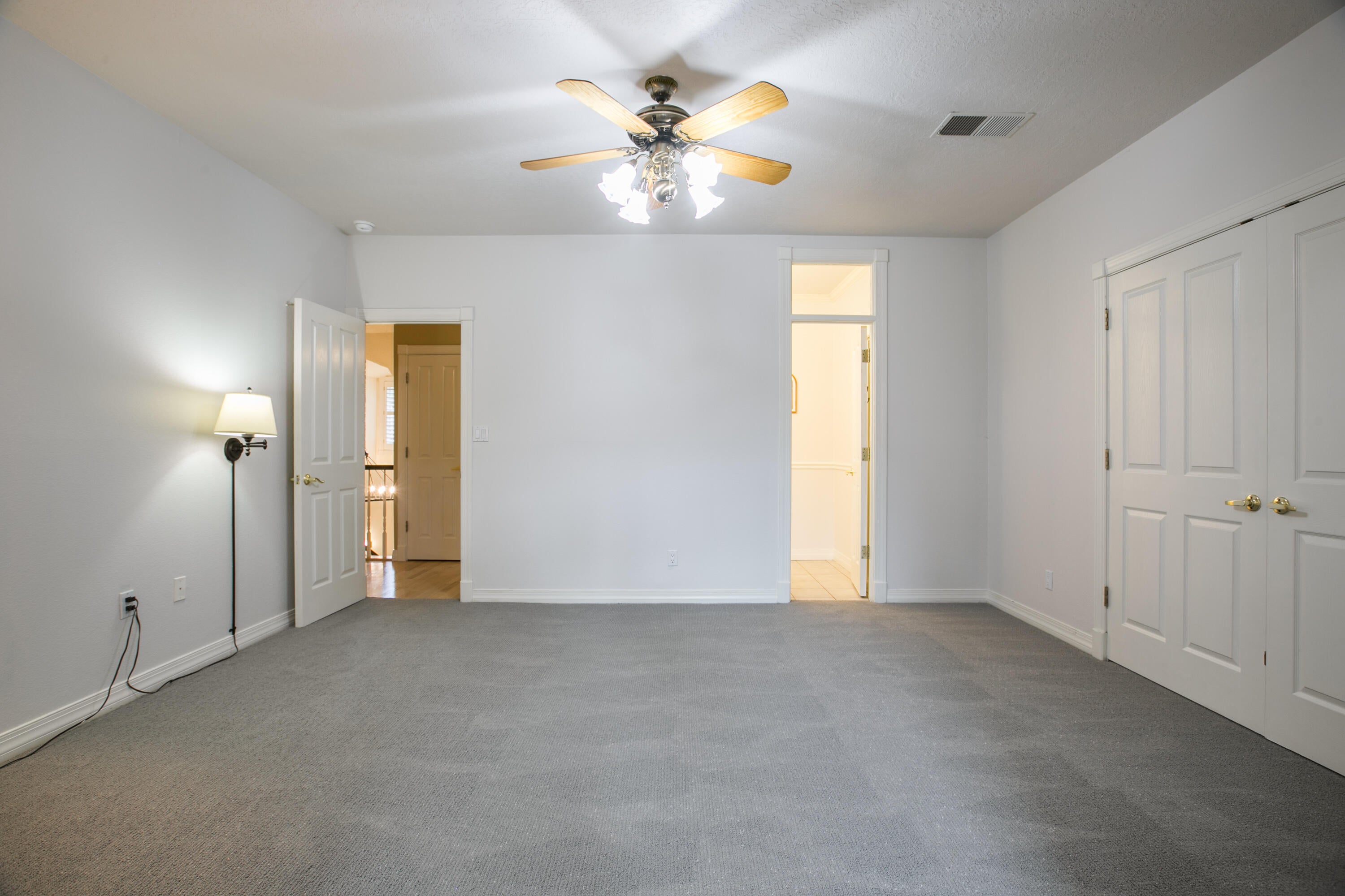 Los Ranchos, New Mexico, 87107, United States, 5 Bedrooms Bedrooms, ,5 BathroomsBathrooms,Residential,Active,1954307