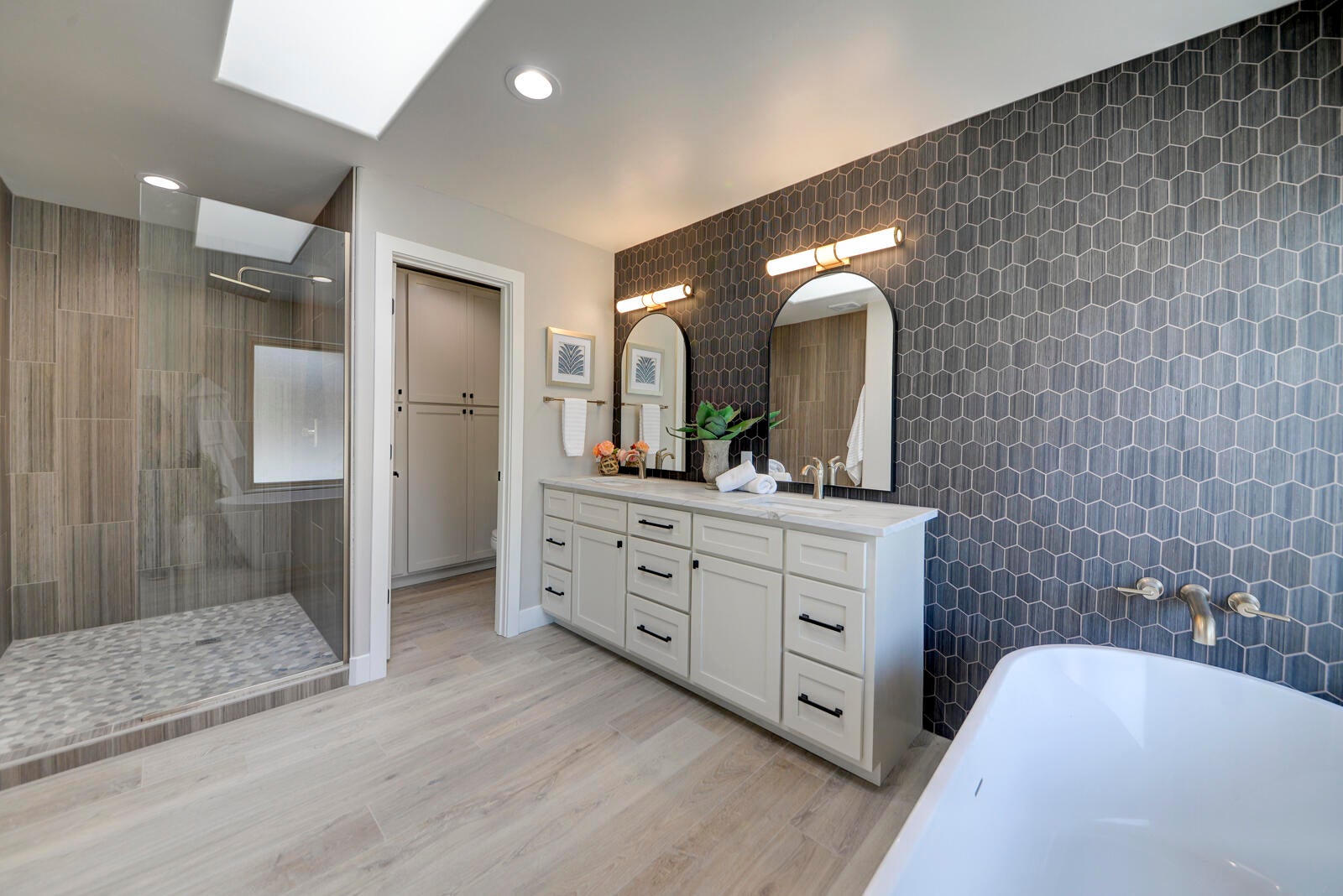 Albuquerque, New Mexico, 87113, United States, 4 Bedrooms Bedrooms, ,3 BathroomsBathrooms,Residential,Active,1824505