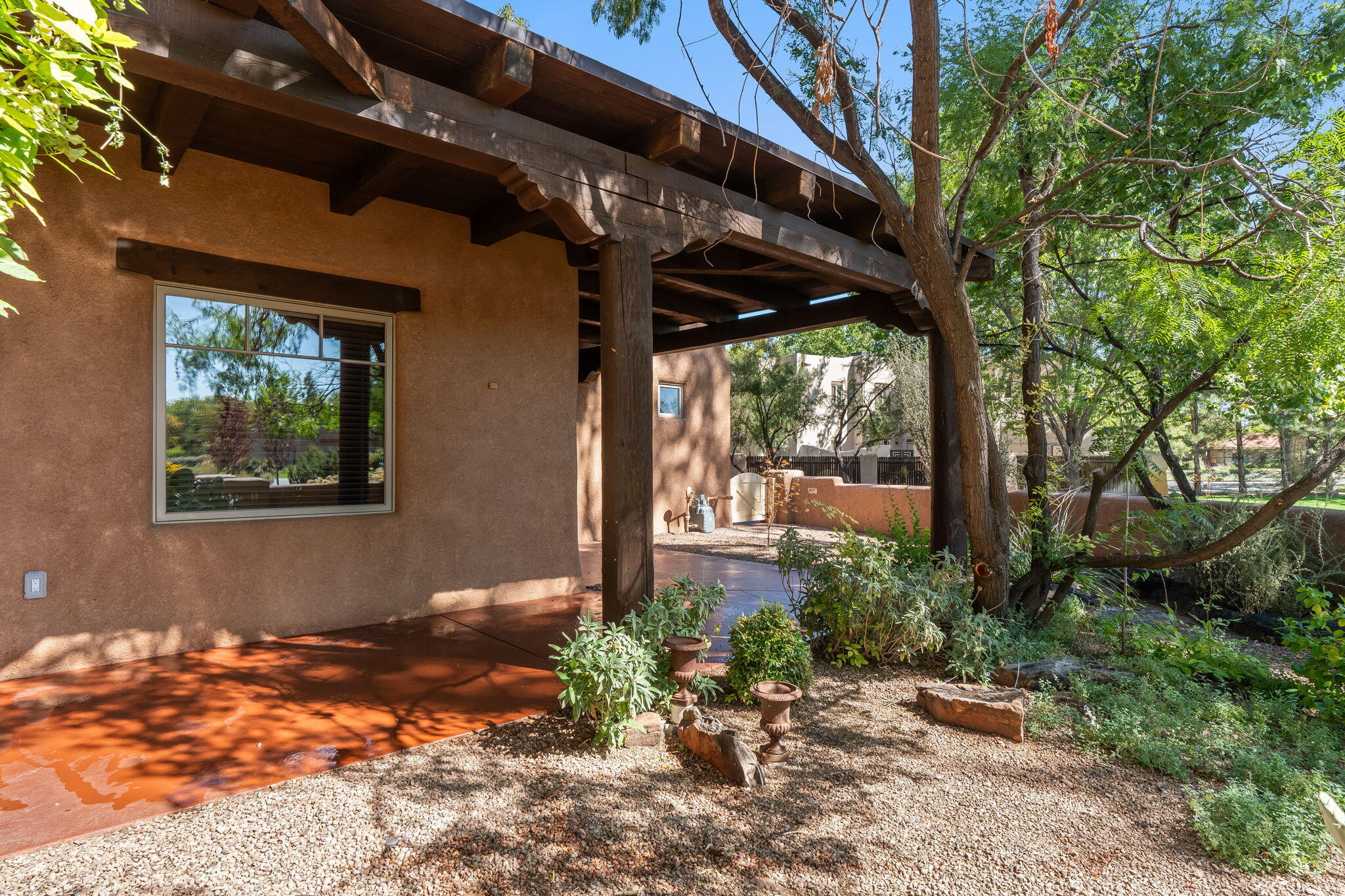 Los Ranchos, New Mexico, 87107, United States, 4 Bedrooms Bedrooms, ,6 BathroomsBathrooms,Residential,Active,1965830
