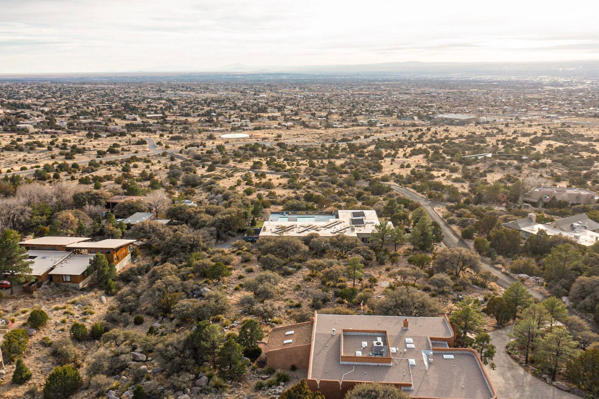 Albuquerque, New Mexico, 87122, United States, 4 Bedrooms Bedrooms, ,7 BathroomsBathrooms,Residential,Active,1970922