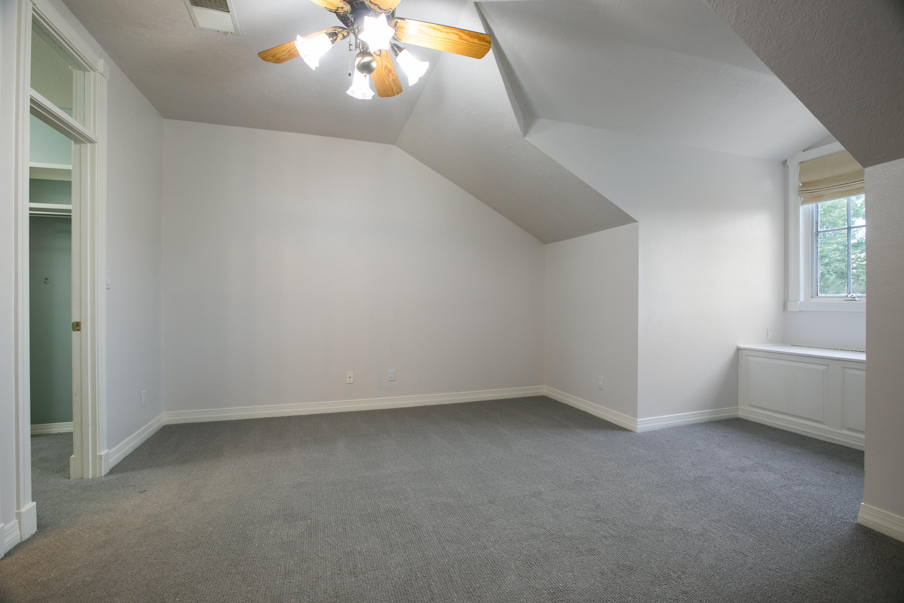 Los Ranchos, New Mexico, 87107, United States, 5 Bedrooms Bedrooms, ,5 BathroomsBathrooms,Residential,Active,1954307