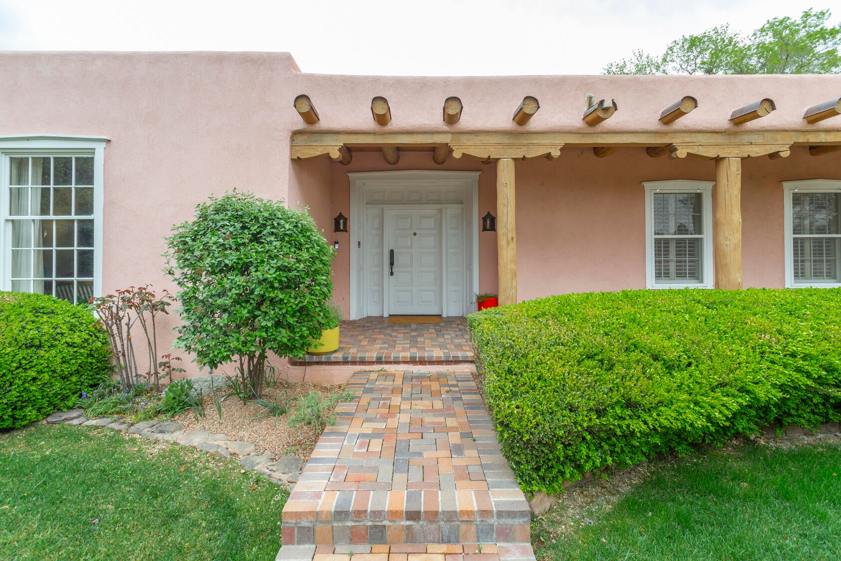 Albuquerque, New Mexico, 87110, United States, 4 Bedrooms Bedrooms, ,4 BathroomsBathrooms,Residential,Active,2034294