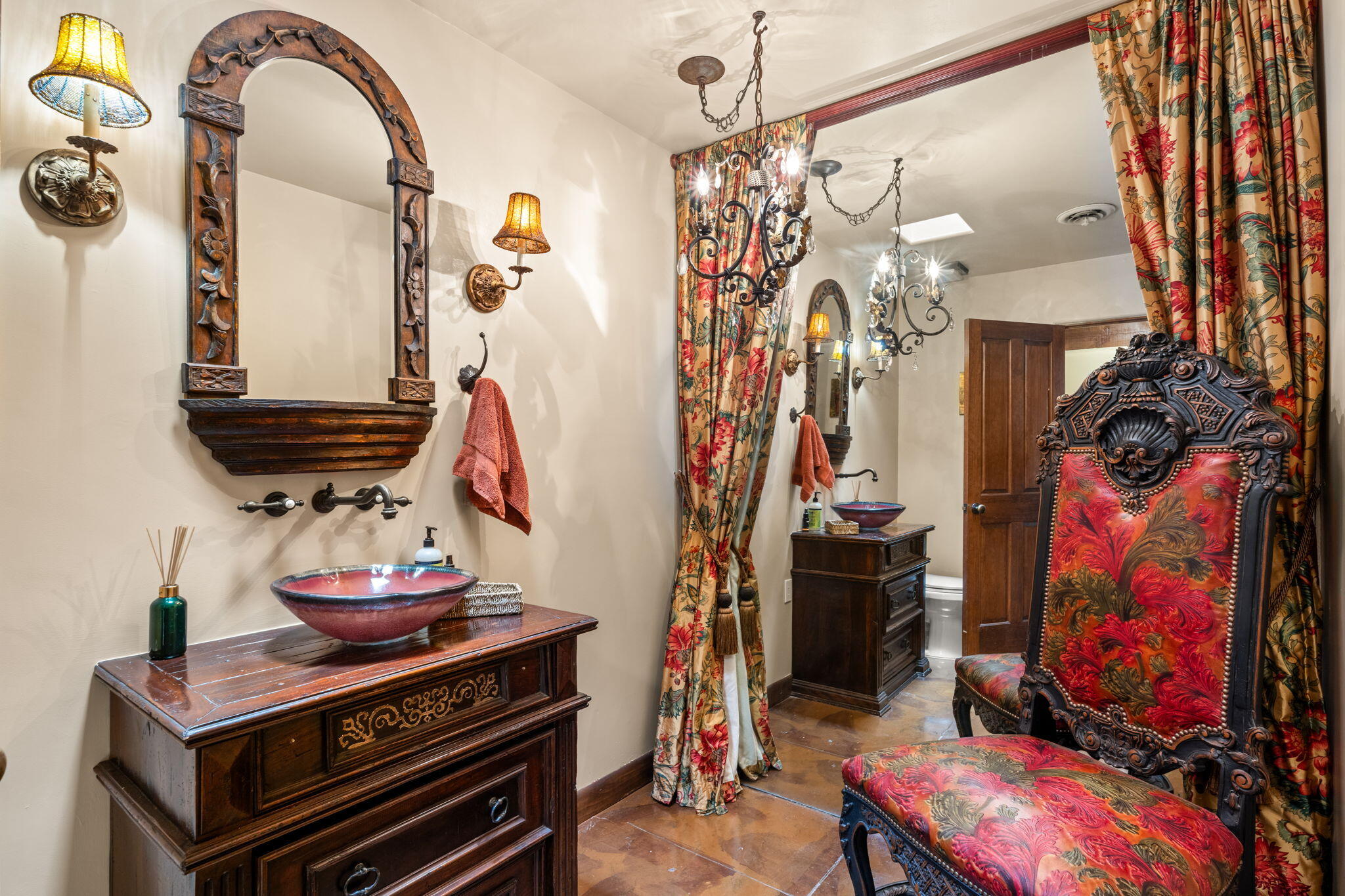 Los Ranchos, New Mexico, 87107, United States, 4 Bedrooms Bedrooms, ,6 BathroomsBathrooms,Residential,Active,1965830