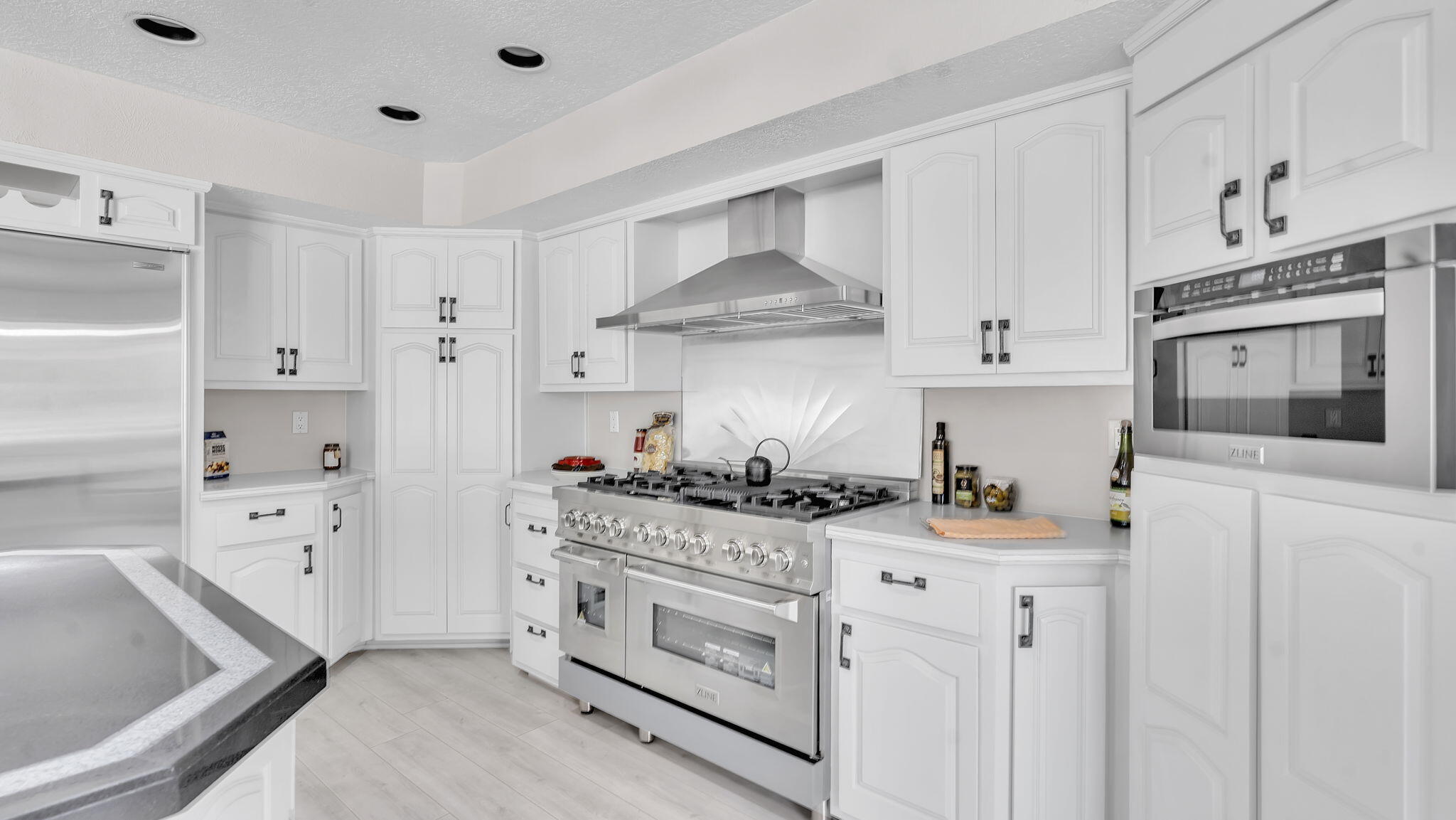 Albuquerque, New Mexico, 87111, United States, 4 Bedrooms Bedrooms, ,3 BathroomsBathrooms,Residential,Active,1965790