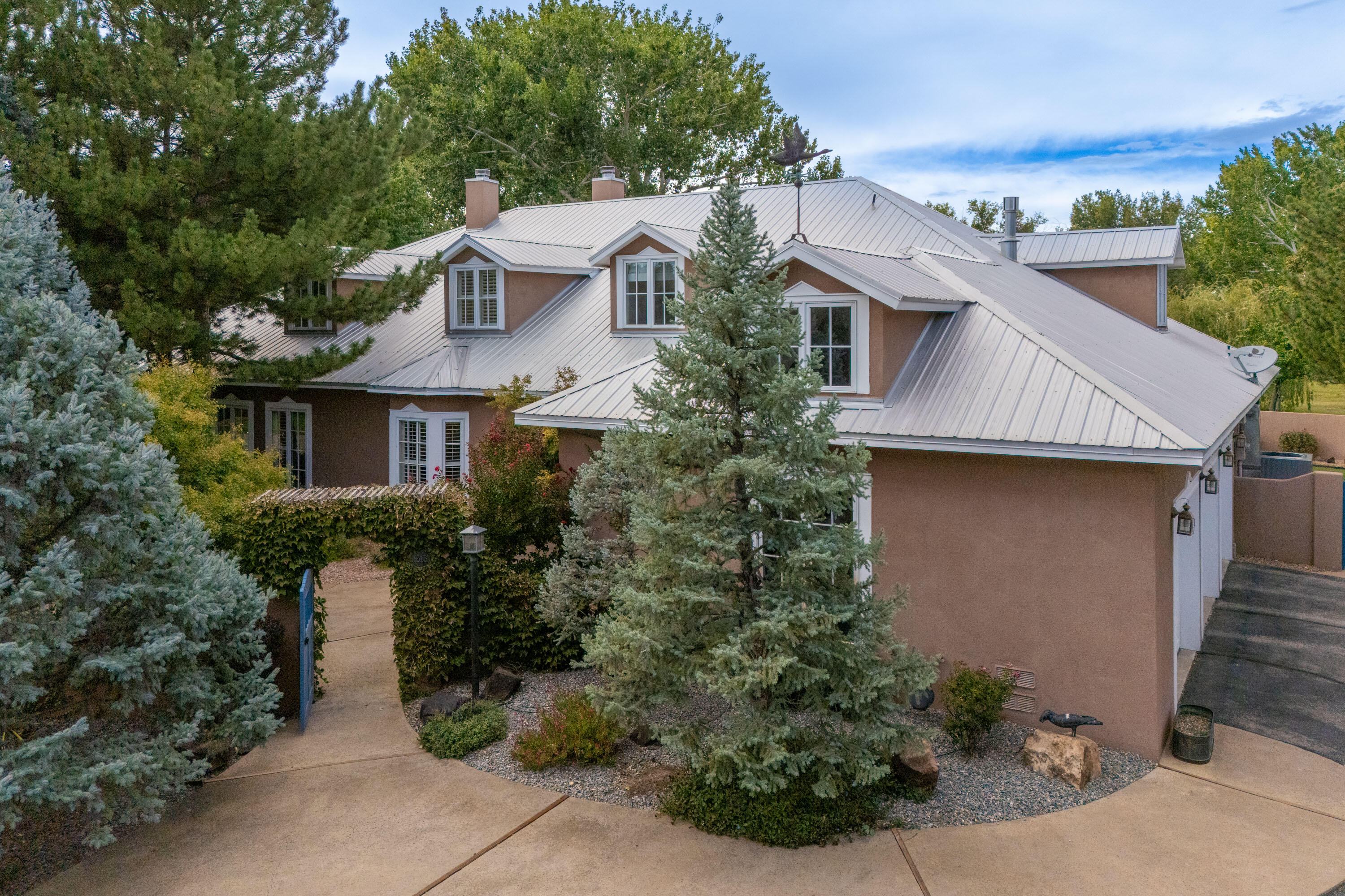 Los Ranchos, New Mexico, 87107, United States, 5 Bedrooms Bedrooms, ,5 BathroomsBathrooms,Residential,Active,1954307
