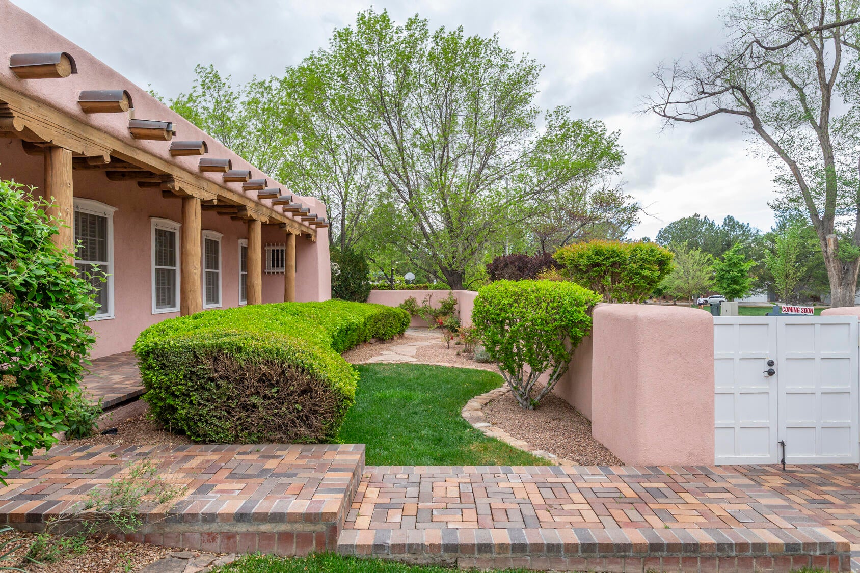 Albuquerque, New Mexico, 87110, United States, 4 Bedrooms Bedrooms, ,4 BathroomsBathrooms,Residential,Active,2034294