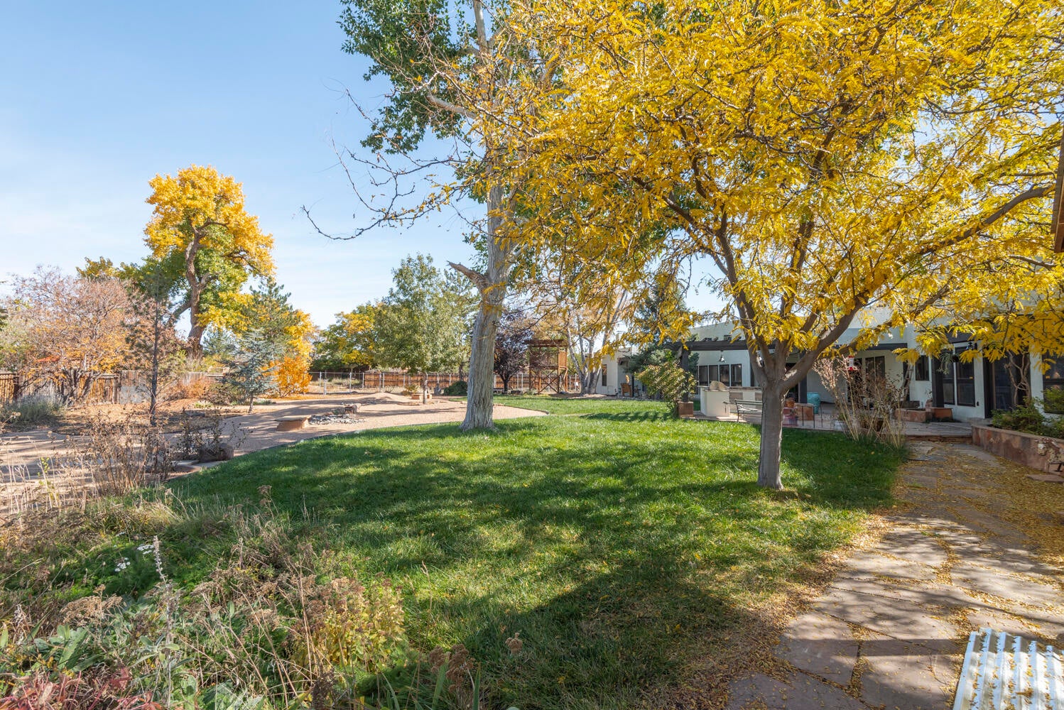 Albuquerque, New Mexico, 87107, United States, 4 Bedrooms Bedrooms, ,4 BathroomsBathrooms,Residential,Pending,2007350