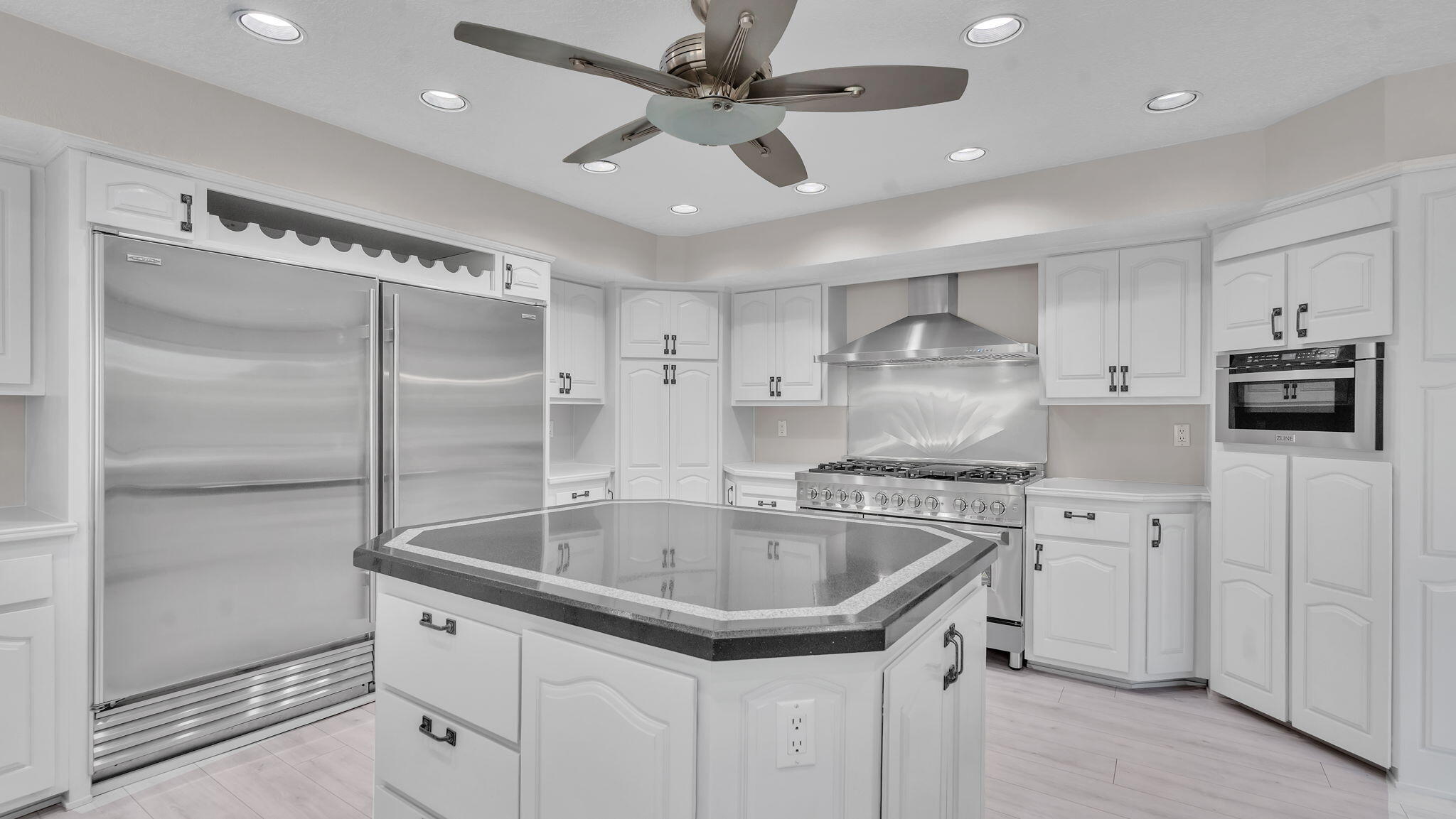 Albuquerque, New Mexico, 87111, United States, 4 Bedrooms Bedrooms, ,3 BathroomsBathrooms,Residential,Active,1965790