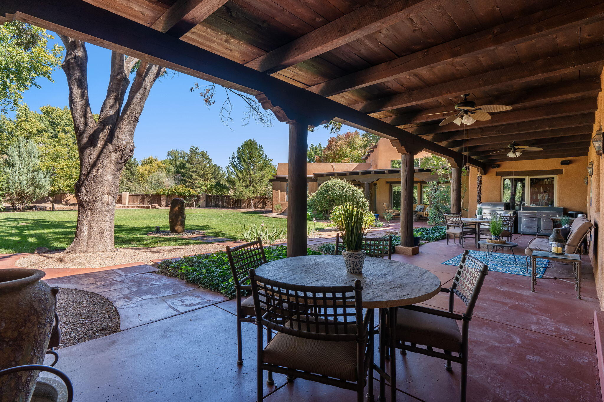 Los Ranchos, New Mexico, 87107, United States, 4 Bedrooms Bedrooms, ,6 BathroomsBathrooms,Residential,Active,1965830