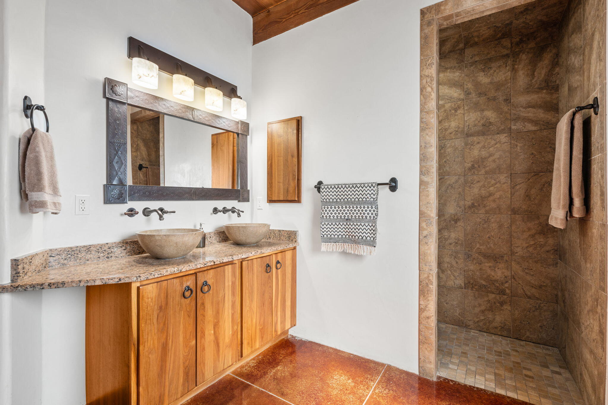 Los Ranchos, New Mexico, 87107, United States, 4 Bedrooms Bedrooms, ,6 BathroomsBathrooms,Residential,Active,1965830