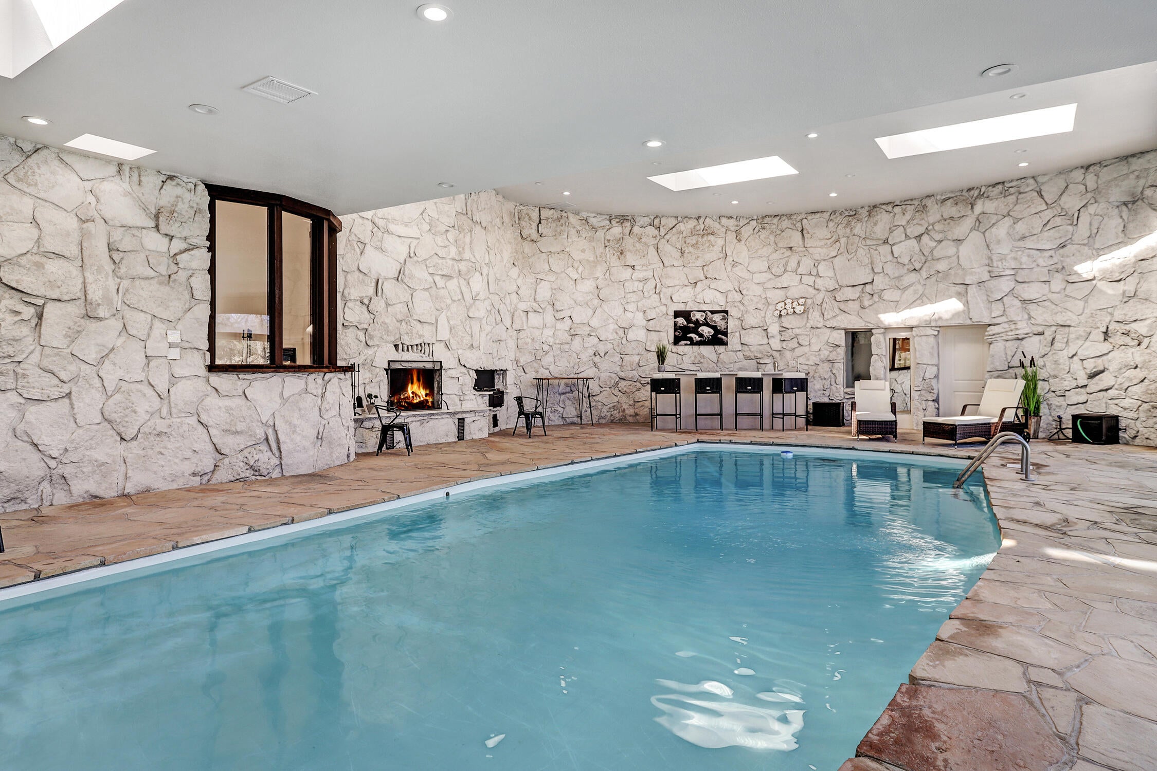 Santa Fe, New Mexico, 87507, United States, ,4 BathroomsBathrooms,Residential,Active,1780385