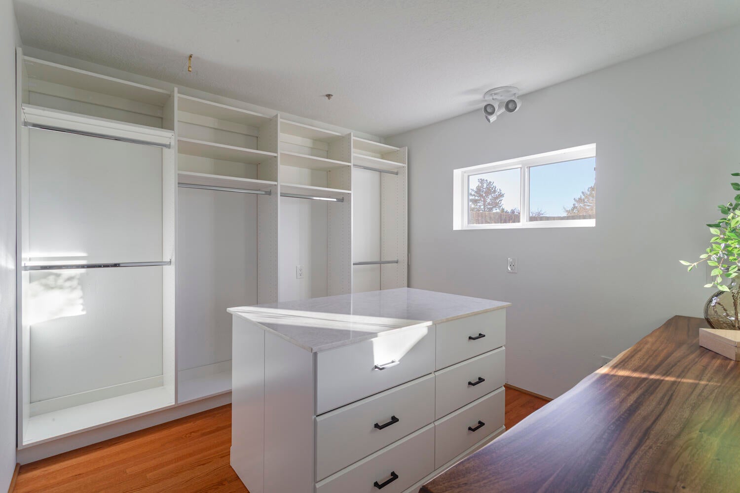 Albuquerque, New Mexico, 87107, United States, 4 Bedrooms Bedrooms, ,4 BathroomsBathrooms,Residential,Pending,2007350