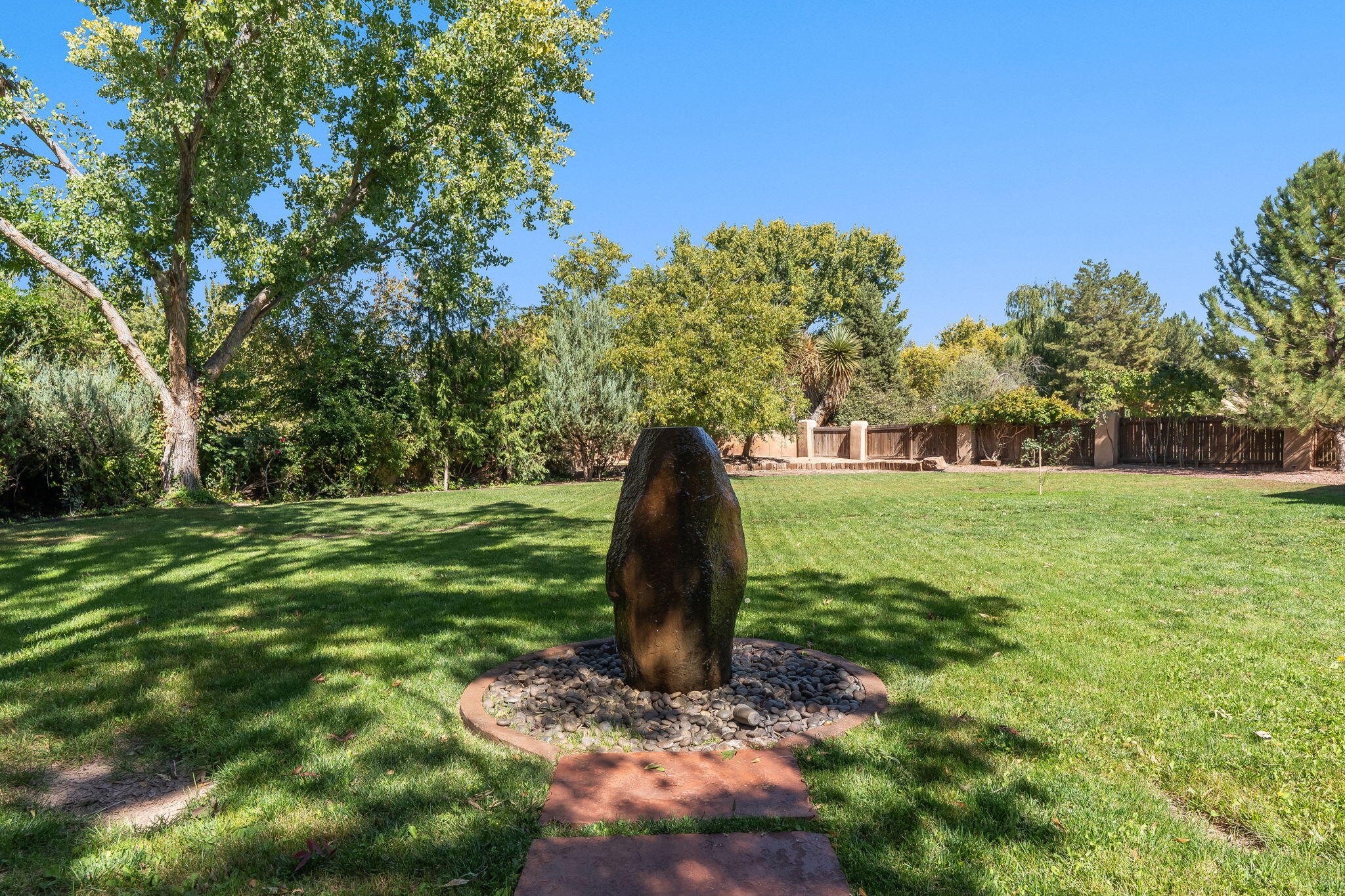 Los Ranchos, New Mexico, 87107, United States, 4 Bedrooms Bedrooms, ,6 BathroomsBathrooms,Residential,Active,1965830