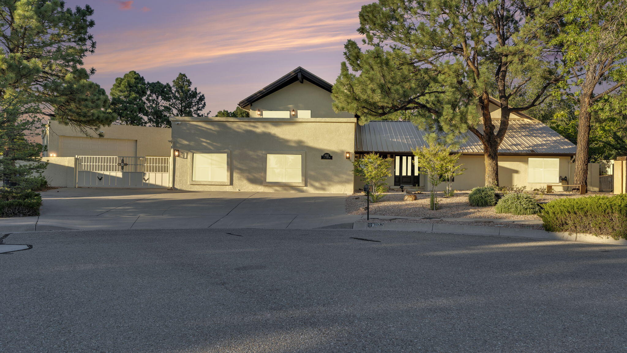 Albuquerque, New Mexico, 87111, United States, 4 Bedrooms Bedrooms, ,3 BathroomsBathrooms,Residential,Active,1965790