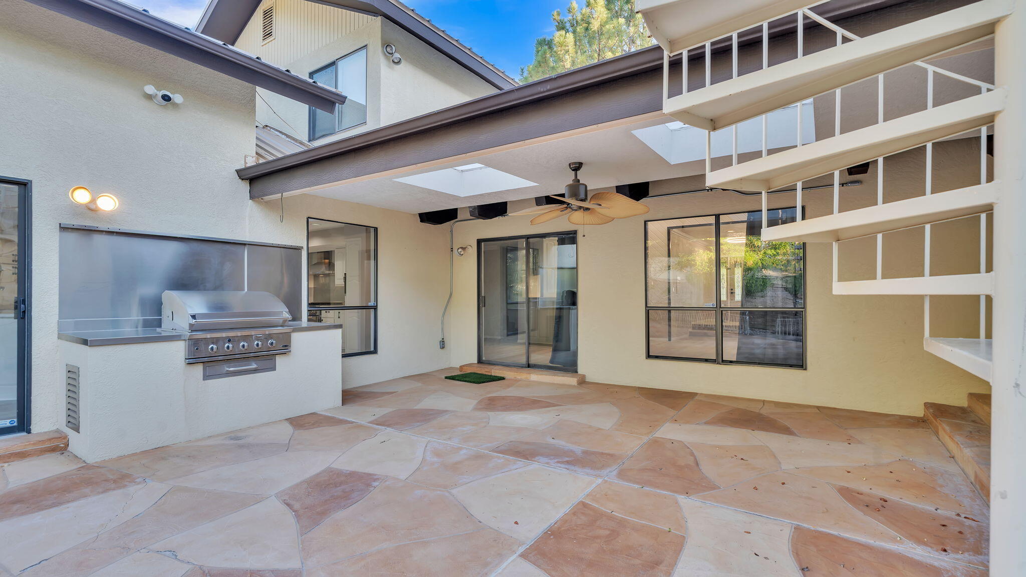 Albuquerque, New Mexico, 87111, United States, 4 Bedrooms Bedrooms, ,3 BathroomsBathrooms,Residential,Active,1965790