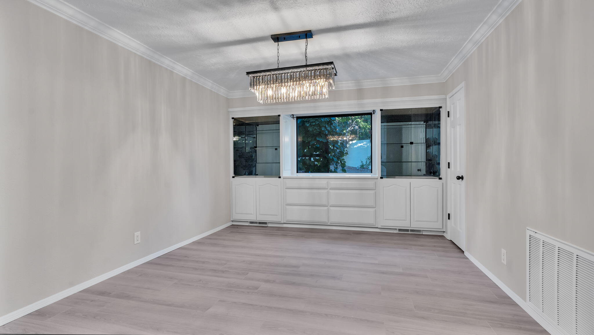 Albuquerque, New Mexico, 87111, United States, 4 Bedrooms Bedrooms, ,3 BathroomsBathrooms,Residential,Active,1965790