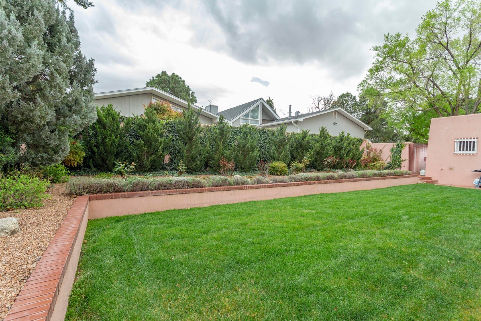 Albuquerque, New Mexico, 87110, United States, 4 Bedrooms Bedrooms, ,4 BathroomsBathrooms,Residential,Active,2034294
