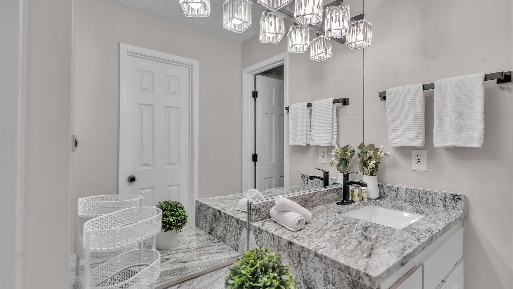 Albuquerque, New Mexico, 87111, United States, 4 Bedrooms Bedrooms, ,3 BathroomsBathrooms,Residential,Active,1965790