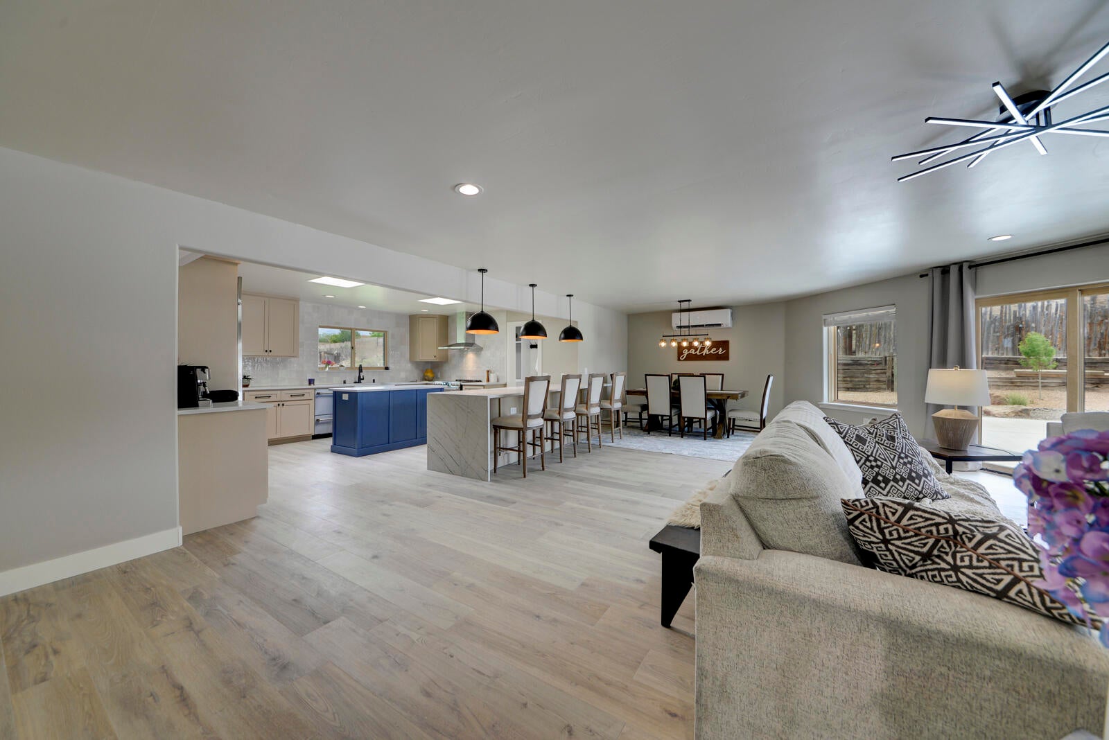 Albuquerque, New Mexico, 87113, United States, 4 Bedrooms Bedrooms, ,3 BathroomsBathrooms,Residential,Active,1824505