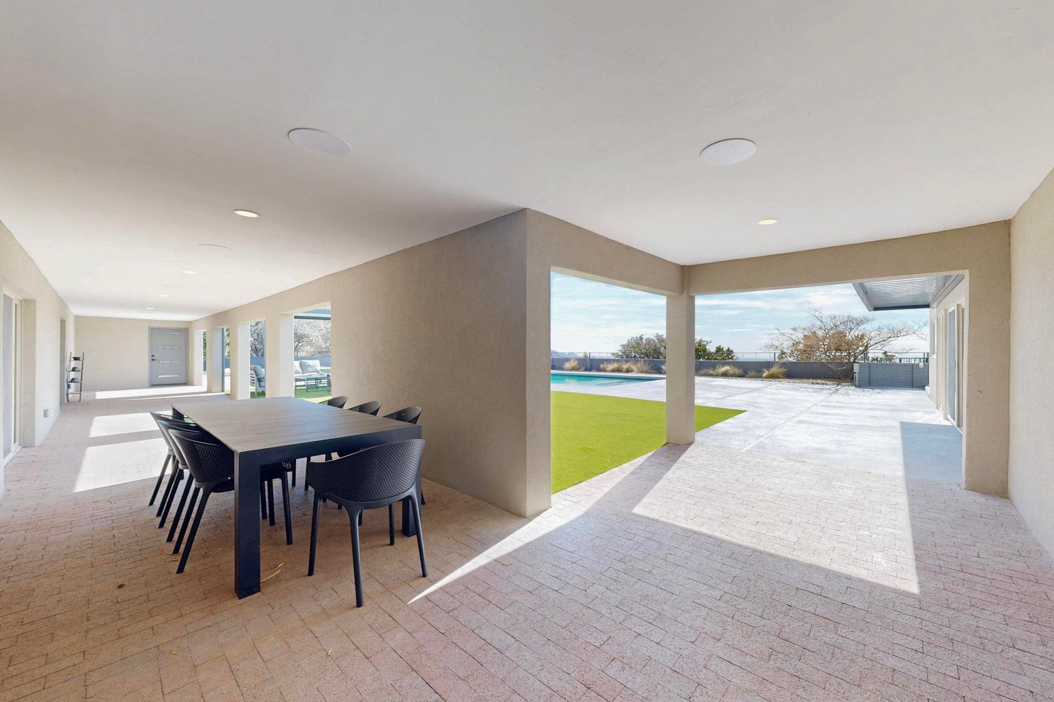 Albuquerque, New Mexico, 87122, United States, 4 Bedrooms Bedrooms, ,7 BathroomsBathrooms,Residential,Active,1970922