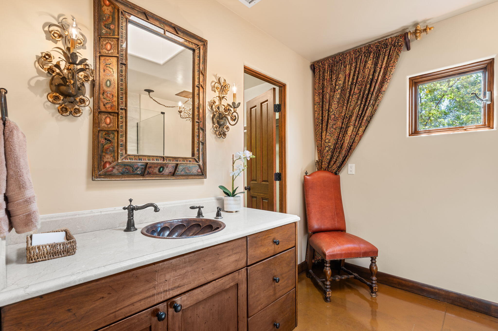 Los Ranchos, New Mexico, 87107, United States, 4 Bedrooms Bedrooms, ,6 BathroomsBathrooms,Residential,Active,1965830