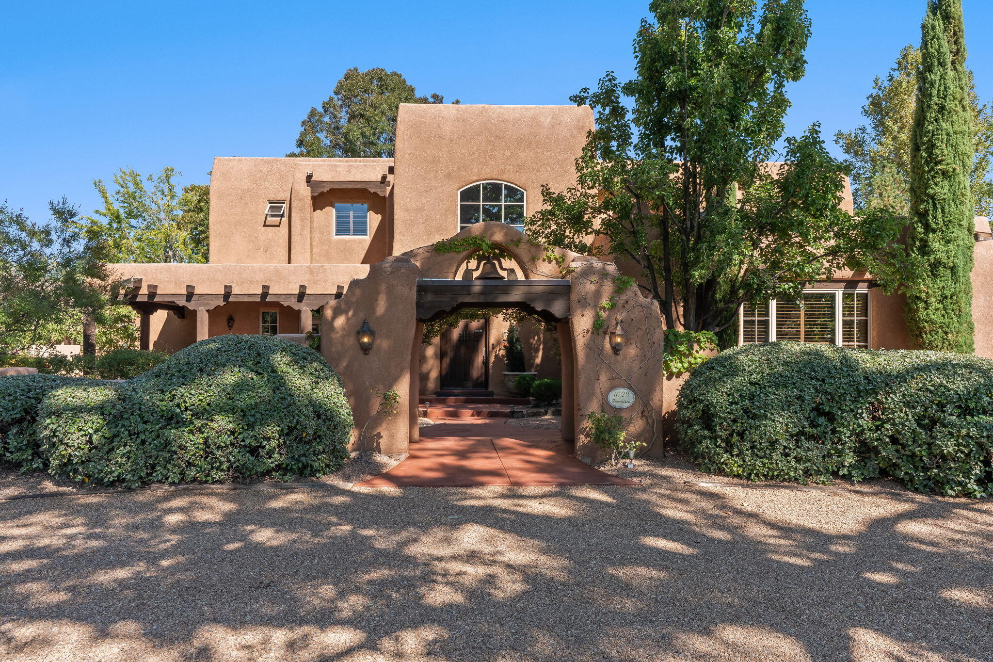 Los Ranchos, New Mexico, 87107, United States, 4 Bedrooms Bedrooms, ,6 BathroomsBathrooms,Residential,Active,1965830