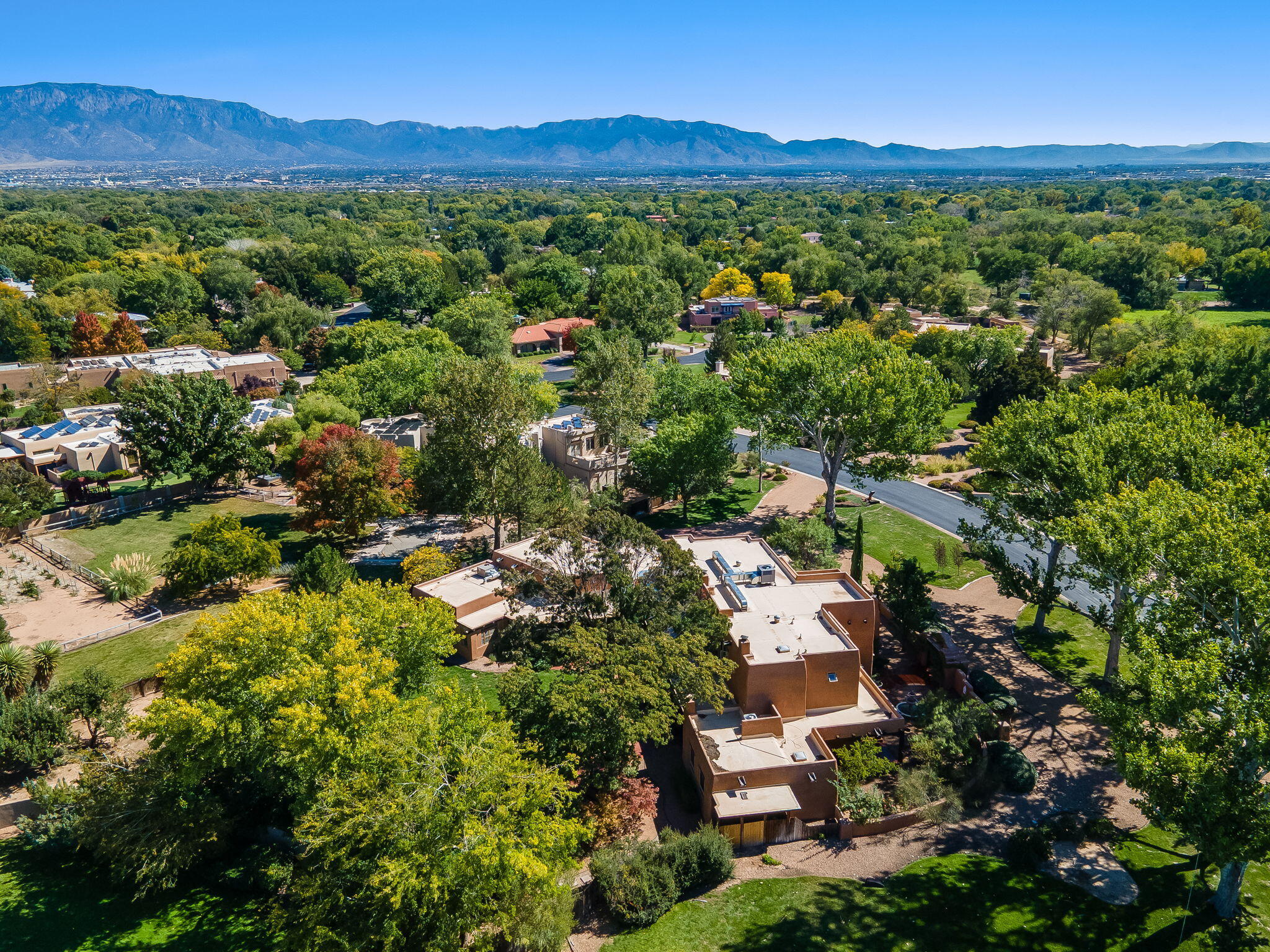 Los Ranchos, New Mexico, 87107, United States, 4 Bedrooms Bedrooms, ,6 BathroomsBathrooms,Residential,Active,1965830