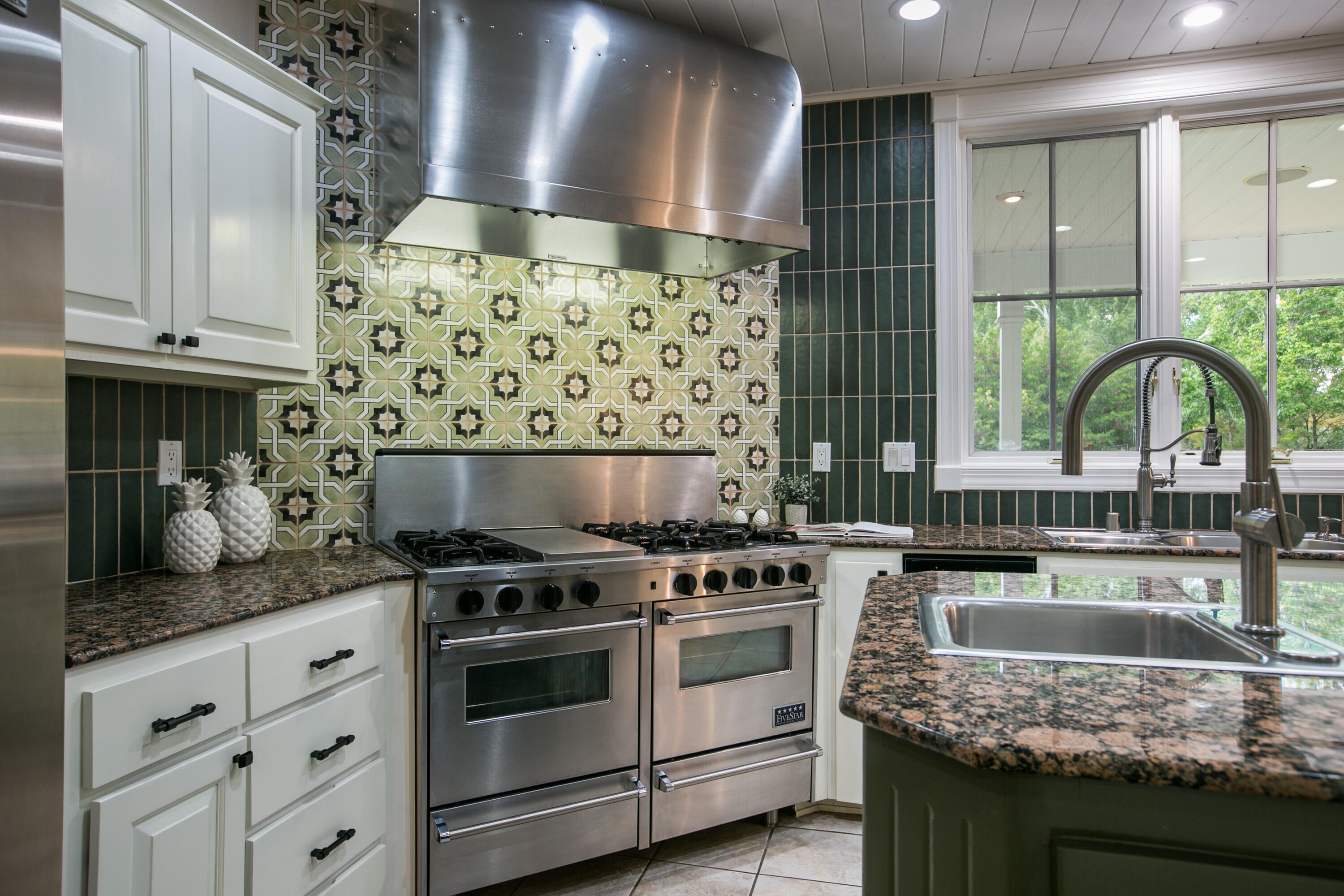 Los Ranchos, New Mexico, 87107, United States, 5 Bedrooms Bedrooms, ,5 BathroomsBathrooms,Residential,Active,1954307