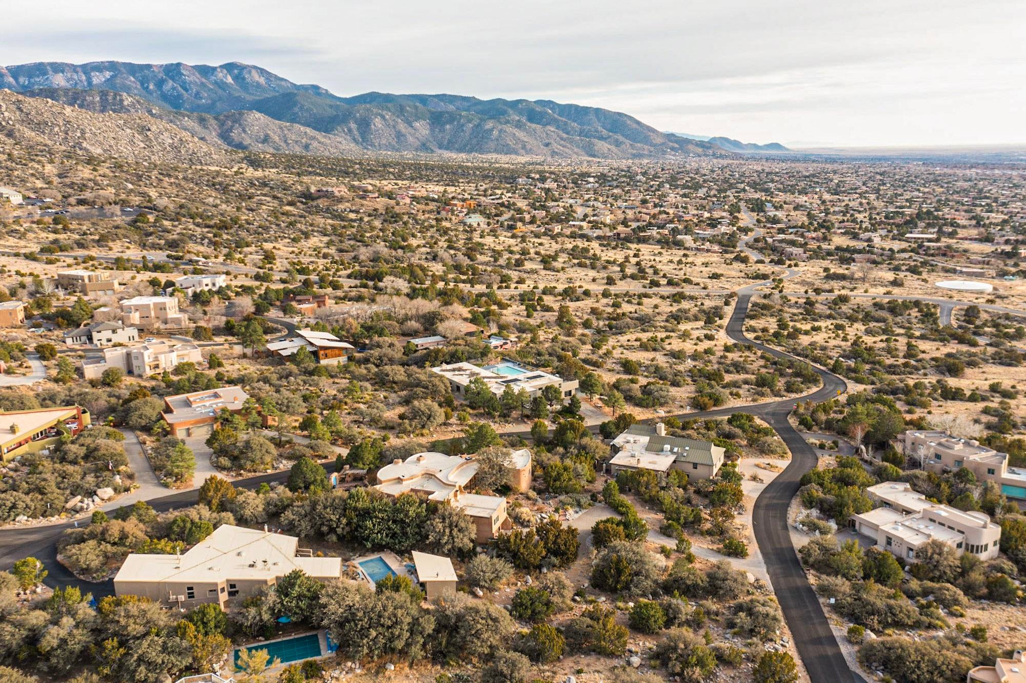 Albuquerque, New Mexico, 87122, United States, 4 Bedrooms Bedrooms, ,7 BathroomsBathrooms,Residential,Active,1970922