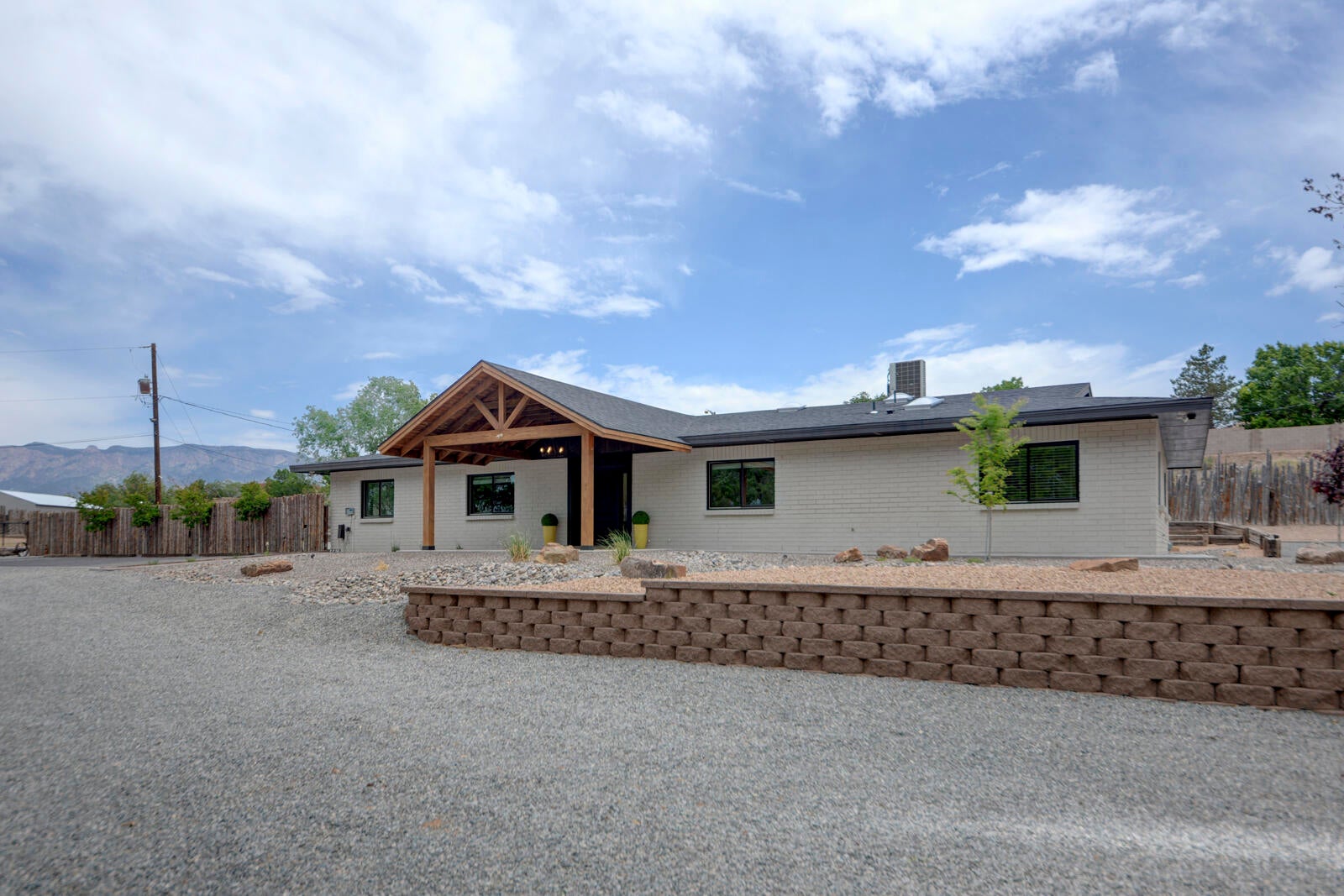 Albuquerque, New Mexico, 87113, United States, 4 Bedrooms Bedrooms, ,3 BathroomsBathrooms,Residential,Active,1824505