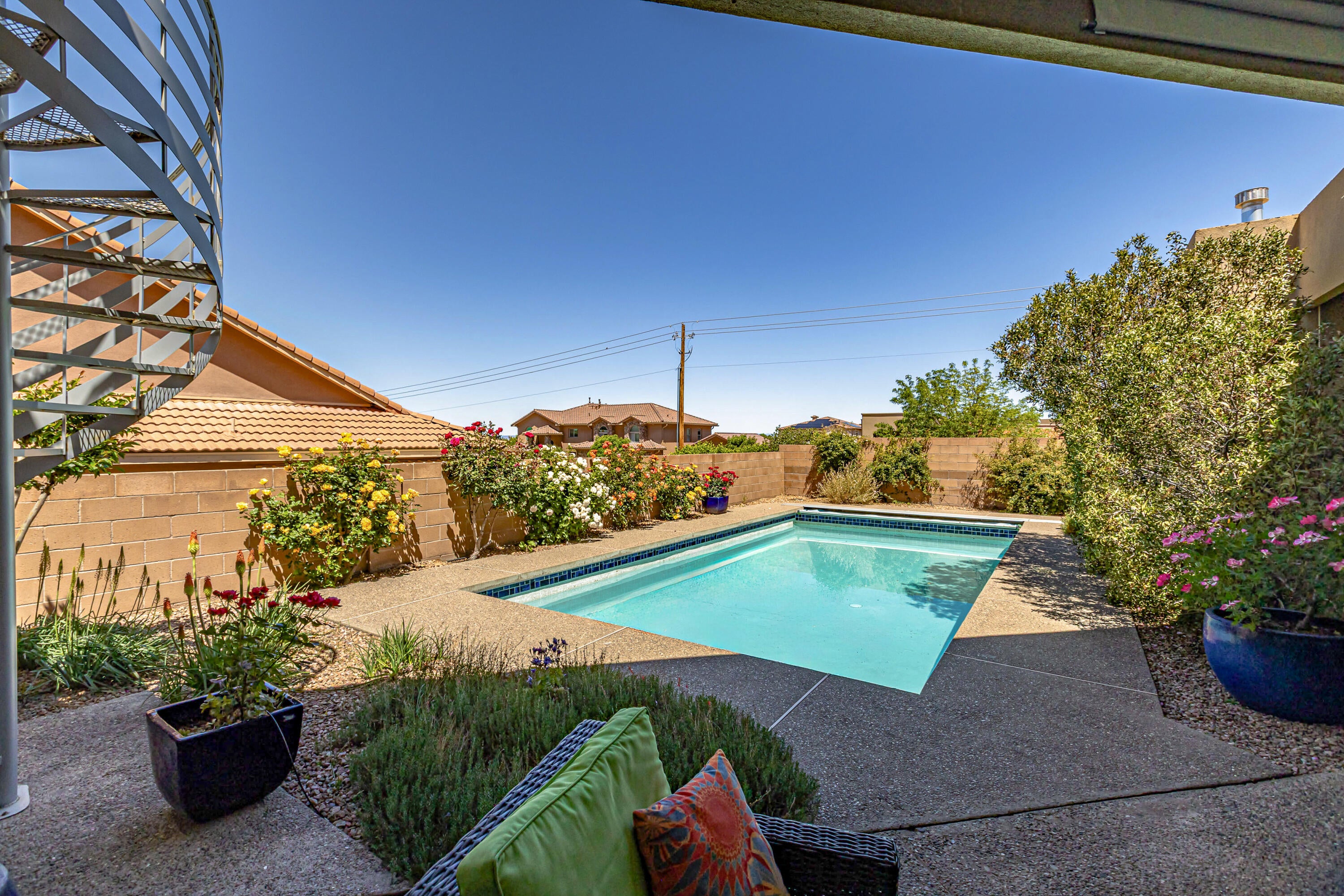 Albuquerque, New Mexico, 87122, United States, 5 Bedrooms Bedrooms, ,4 BathroomsBathrooms,Residential,Active,2044982