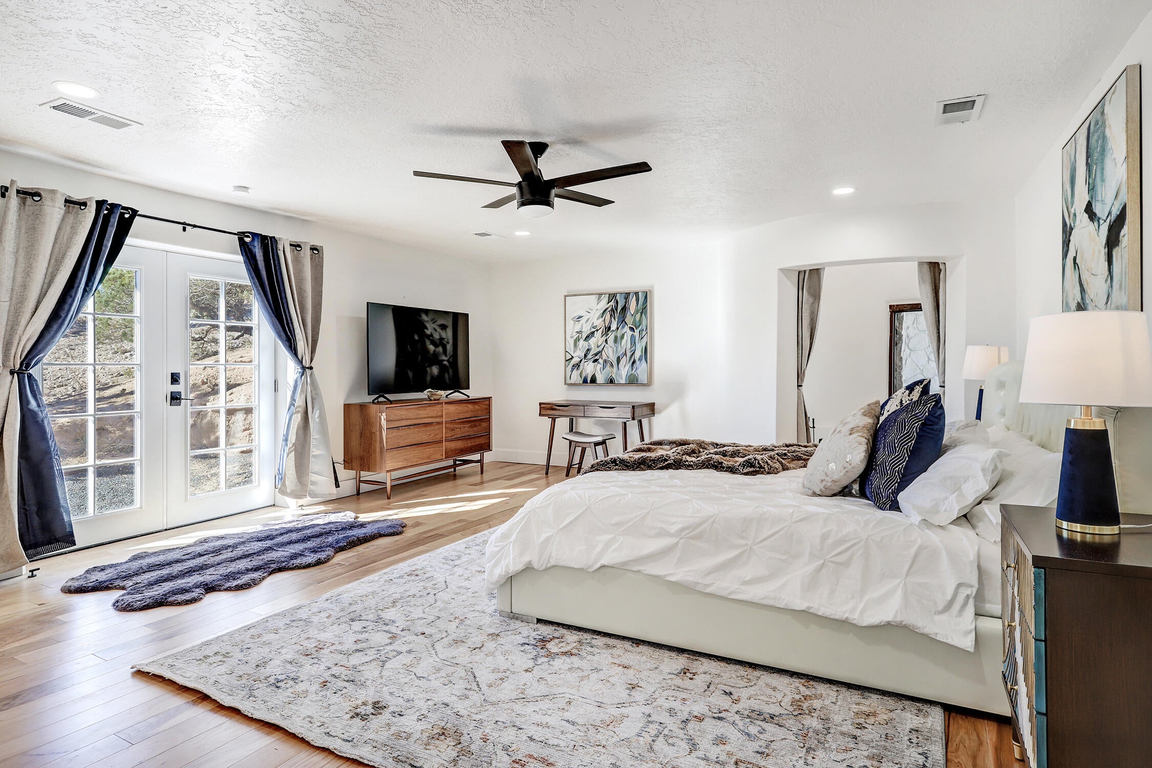 Santa Fe, New Mexico, 87507, United States, ,4 BathroomsBathrooms,Residential,Active,1780385