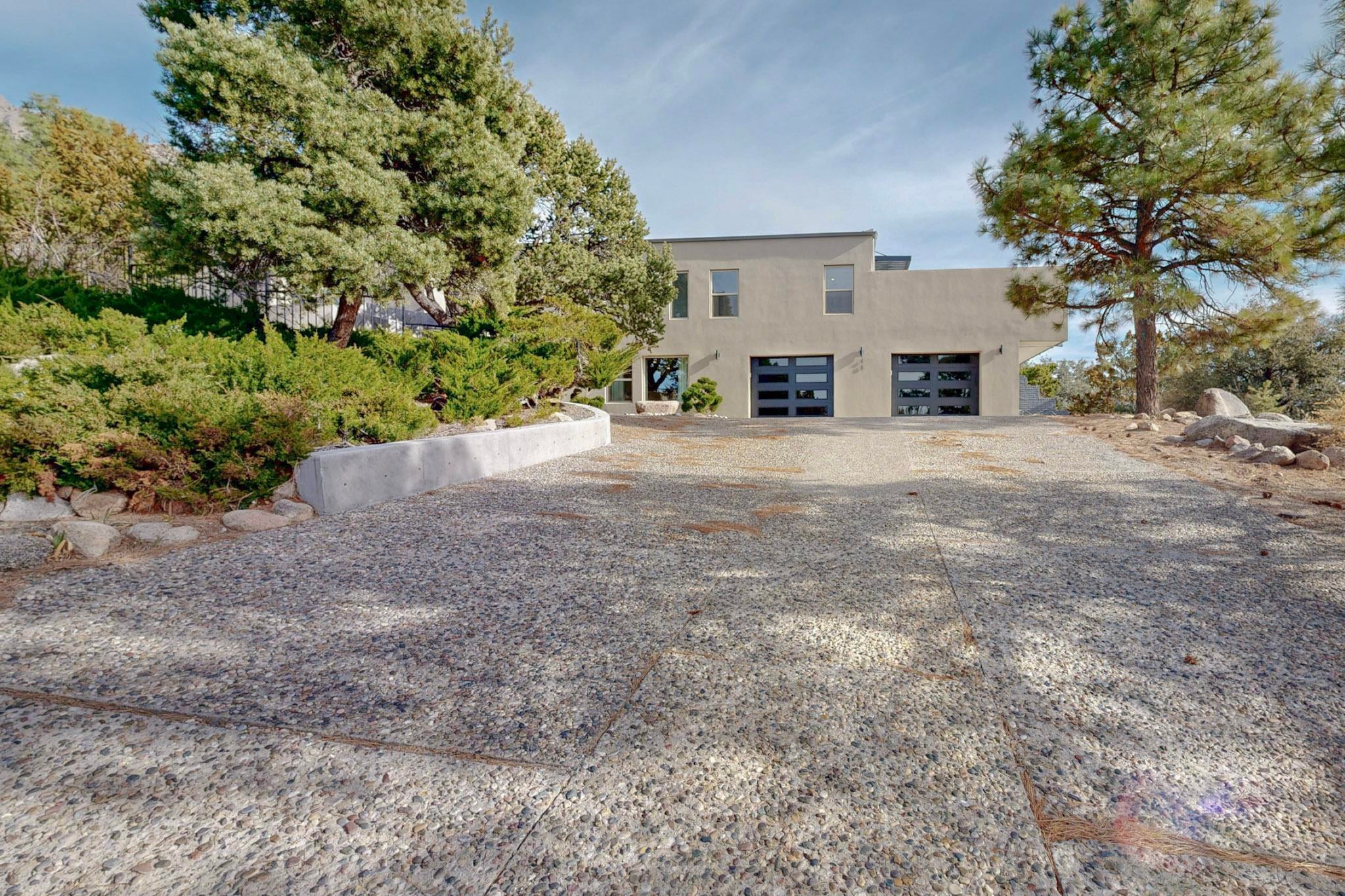 Albuquerque, New Mexico, 87122, United States, 4 Bedrooms Bedrooms, ,7 BathroomsBathrooms,Residential,Active,1970922