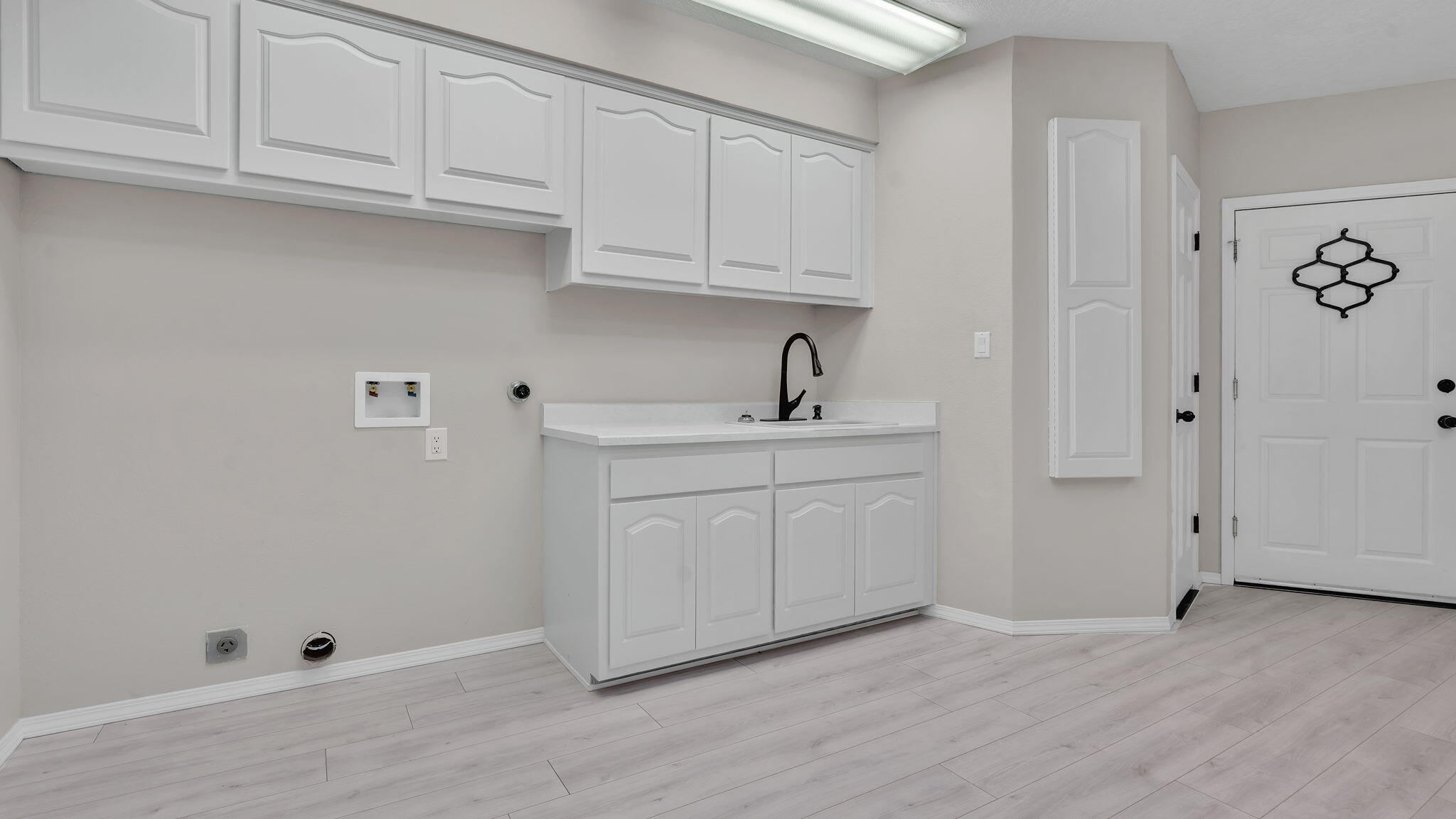 Albuquerque, New Mexico, 87111, United States, 4 Bedrooms Bedrooms, ,3 BathroomsBathrooms,Residential,Active,1965790