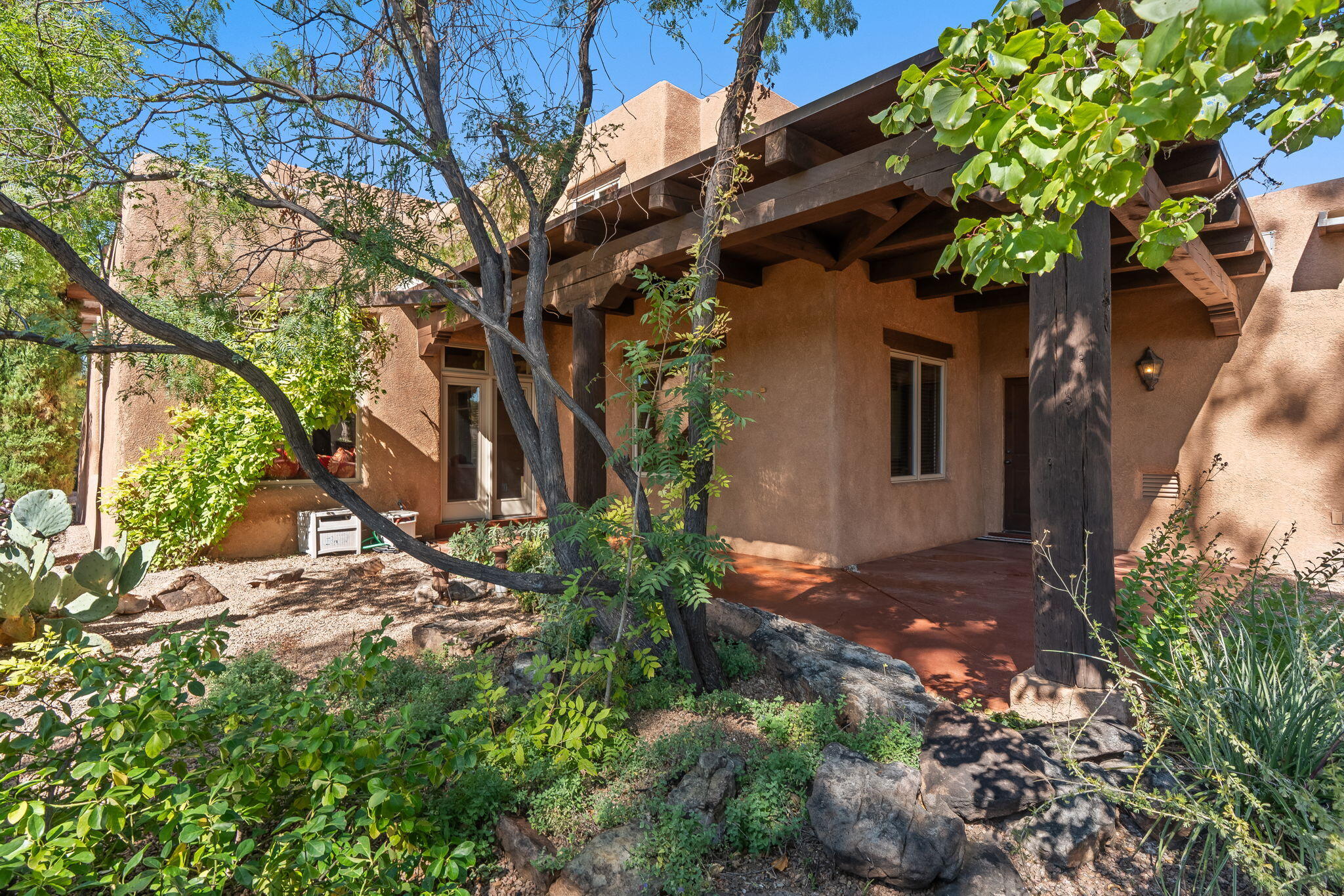 Los Ranchos, New Mexico, 87107, United States, 4 Bedrooms Bedrooms, ,6 BathroomsBathrooms,Residential,Active,1965830