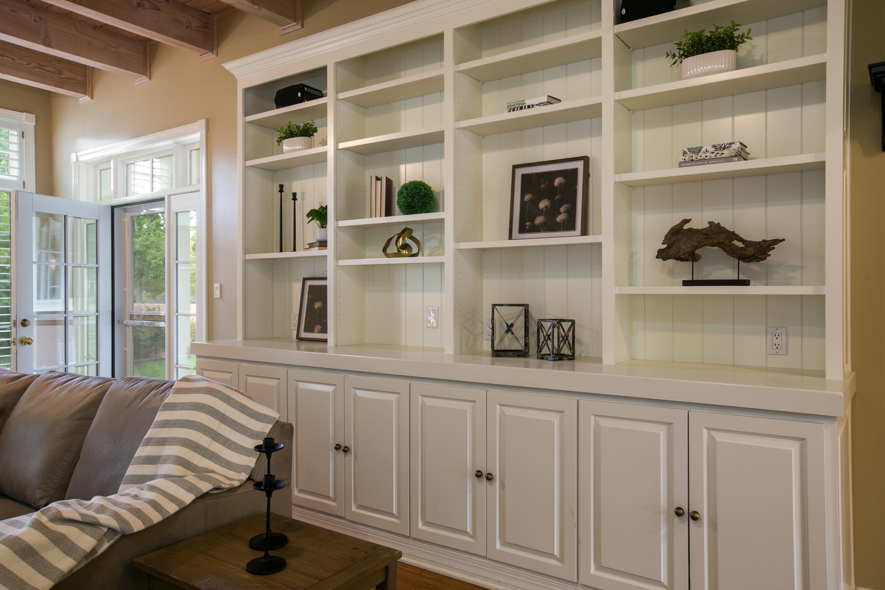 Los Ranchos, New Mexico, 87107, United States, 5 Bedrooms Bedrooms, ,5 BathroomsBathrooms,Residential,Active,1954307