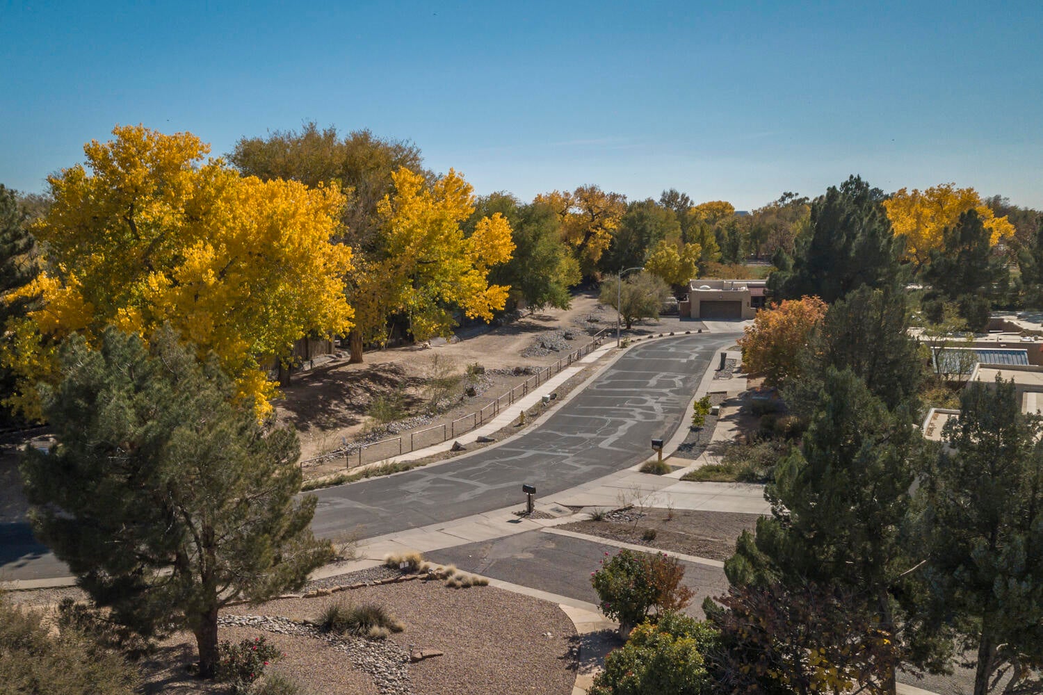 Albuquerque, New Mexico, 87107, United States, 4 Bedrooms Bedrooms, ,4 BathroomsBathrooms,Residential,Pending,2007350