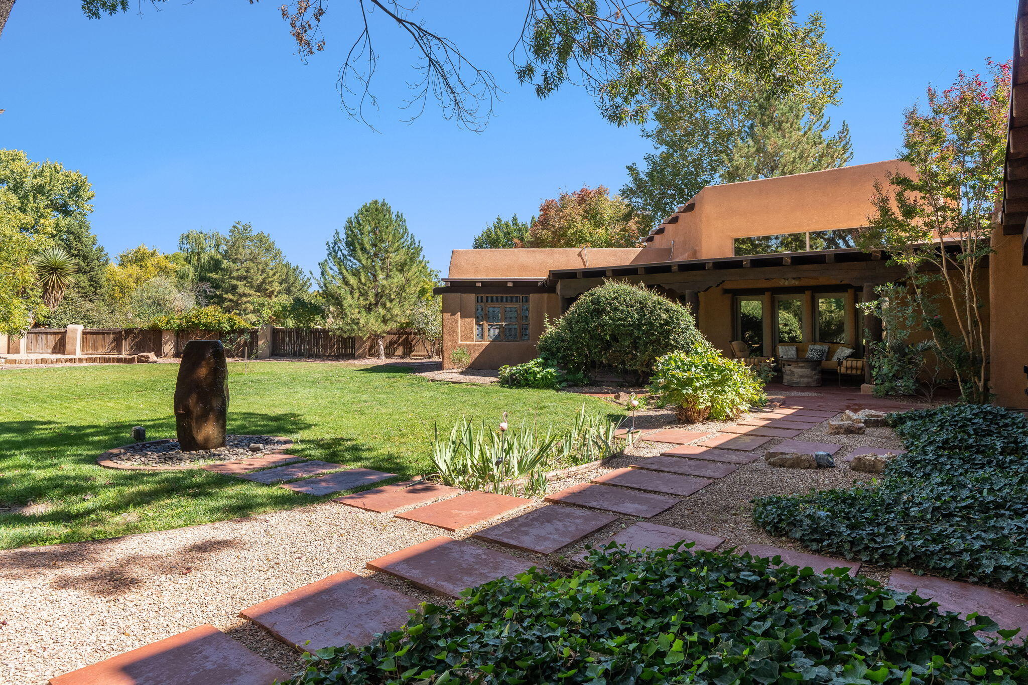 Los Ranchos, New Mexico, 87107, United States, 4 Bedrooms Bedrooms, ,6 BathroomsBathrooms,Residential,Active,1965830