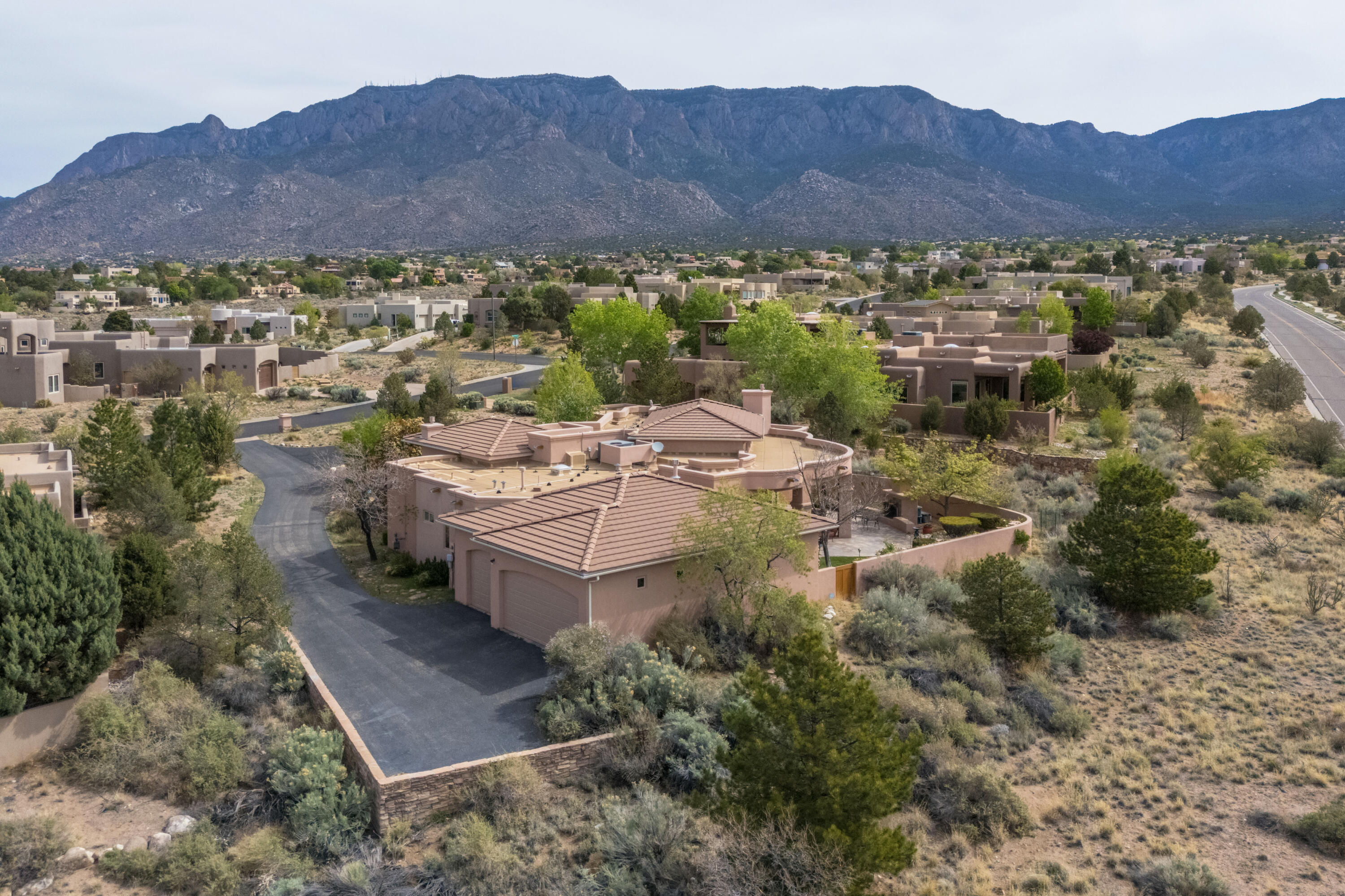 Albuquerque, New Mexico, 87111, United States, 3 Bedrooms Bedrooms, ,3 BathroomsBathrooms,Residential,Active,2042755