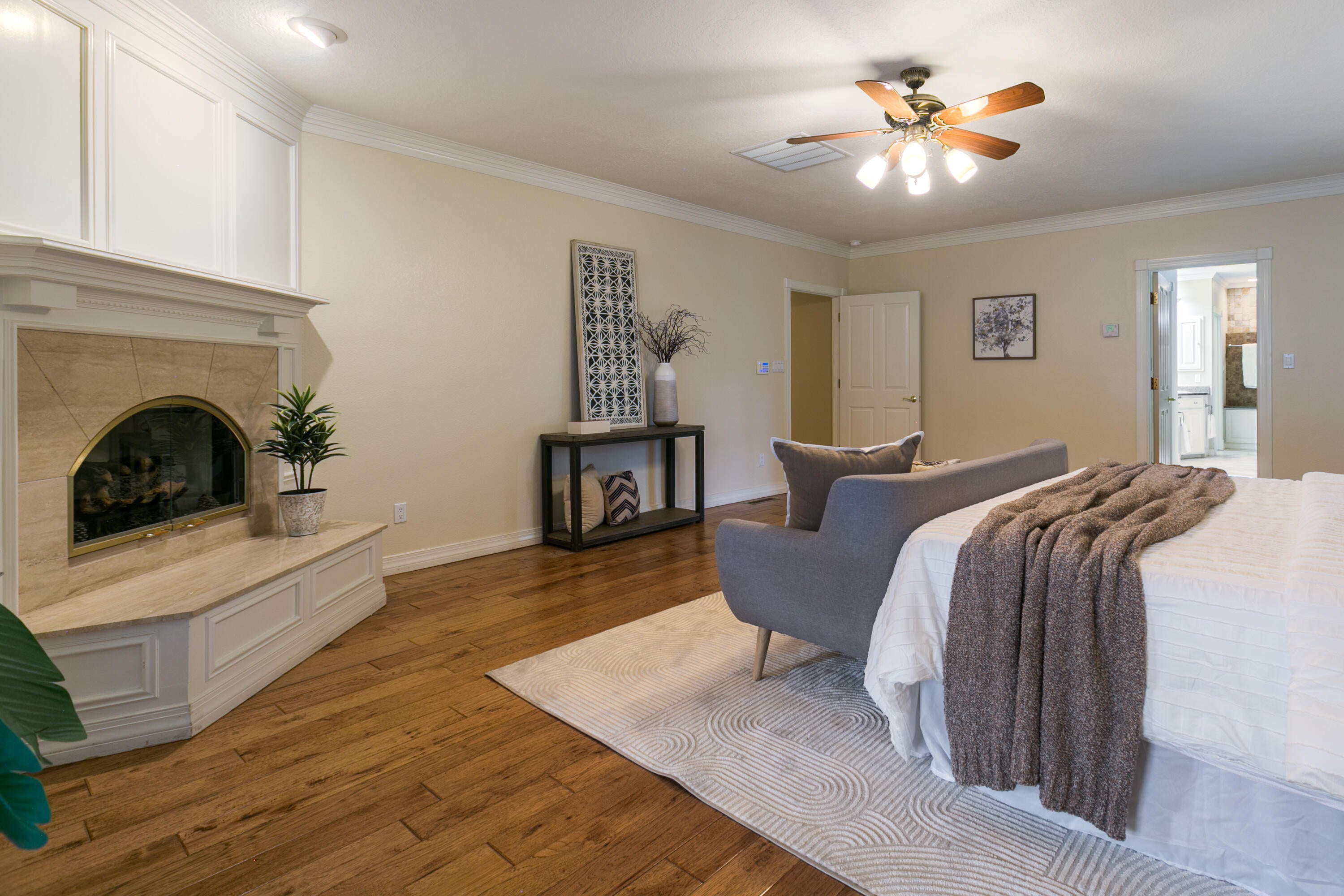 Los Ranchos, New Mexico, 87107, United States, 5 Bedrooms Bedrooms, ,5 BathroomsBathrooms,Residential,Active,1954307