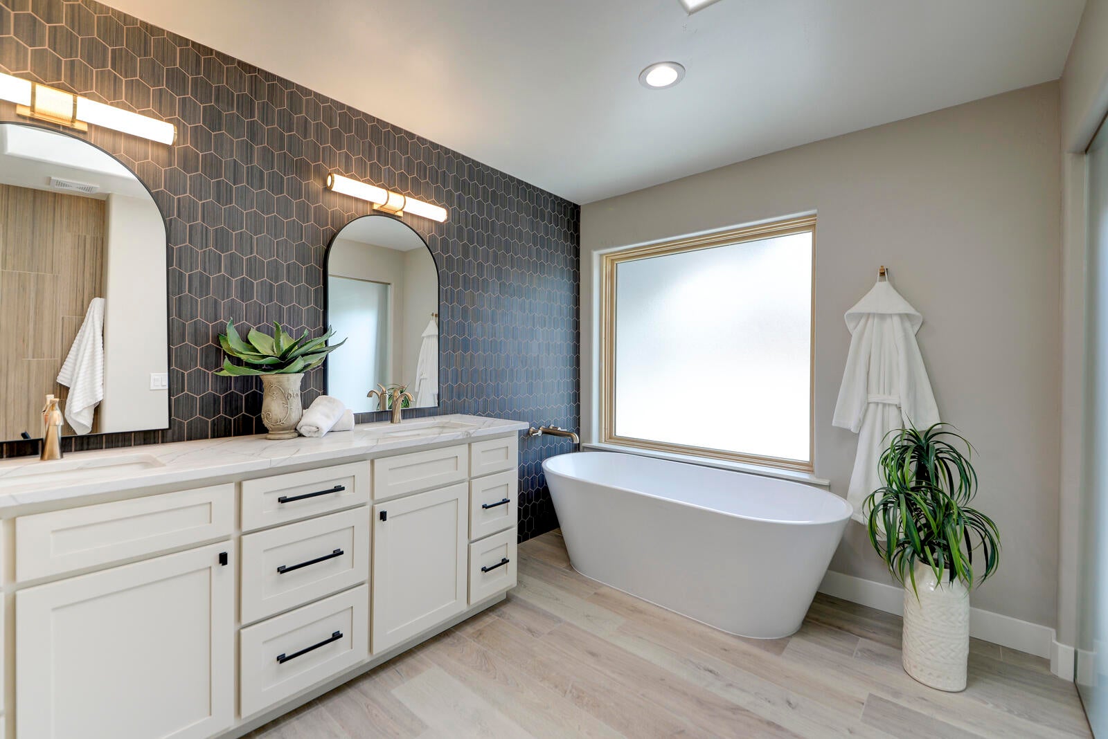 Albuquerque, New Mexico, 87113, United States, 4 Bedrooms Bedrooms, ,3 BathroomsBathrooms,Residential,Active,1824505