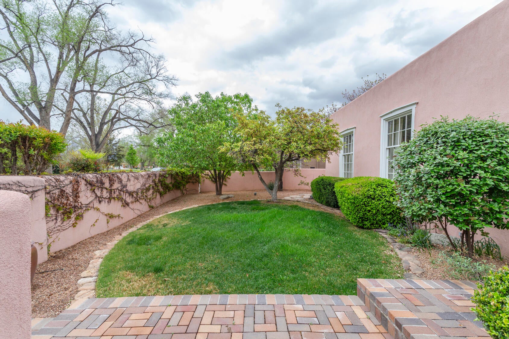 Albuquerque, New Mexico, 87110, United States, 4 Bedrooms Bedrooms, ,4 BathroomsBathrooms,Residential,Active,2034294